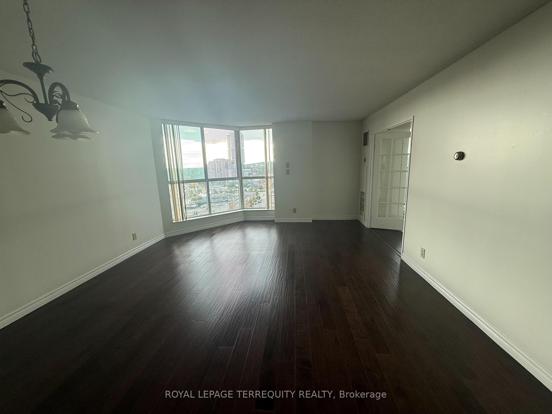 Photo 4 of Unit 1005, 140 Dunlop Street E, Barrie, City Centre — HOMEH