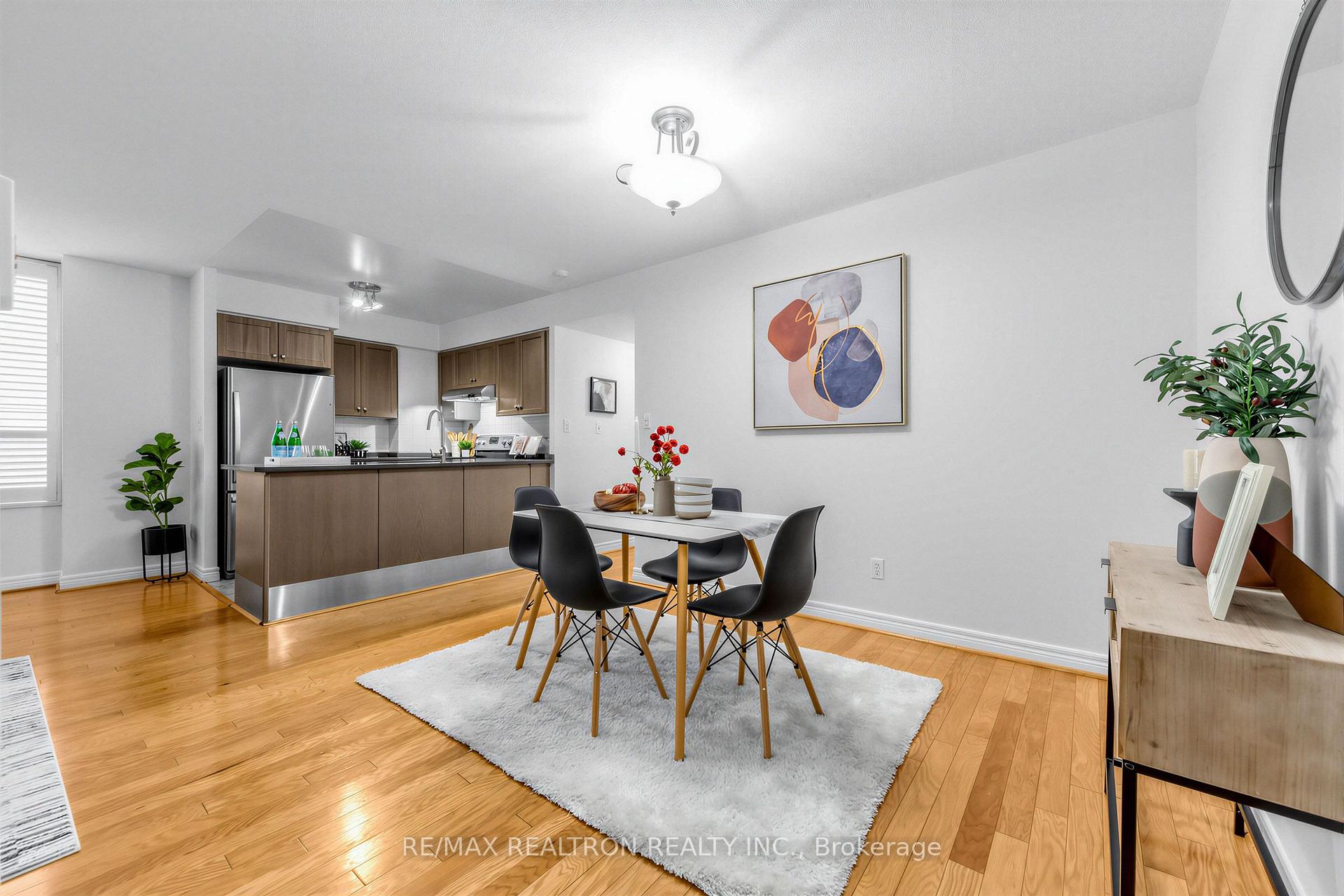 Photo 4 of Unit 510, 43 Eglinton Avenue E, Toronto, Mount Pleasant West — HOMEH