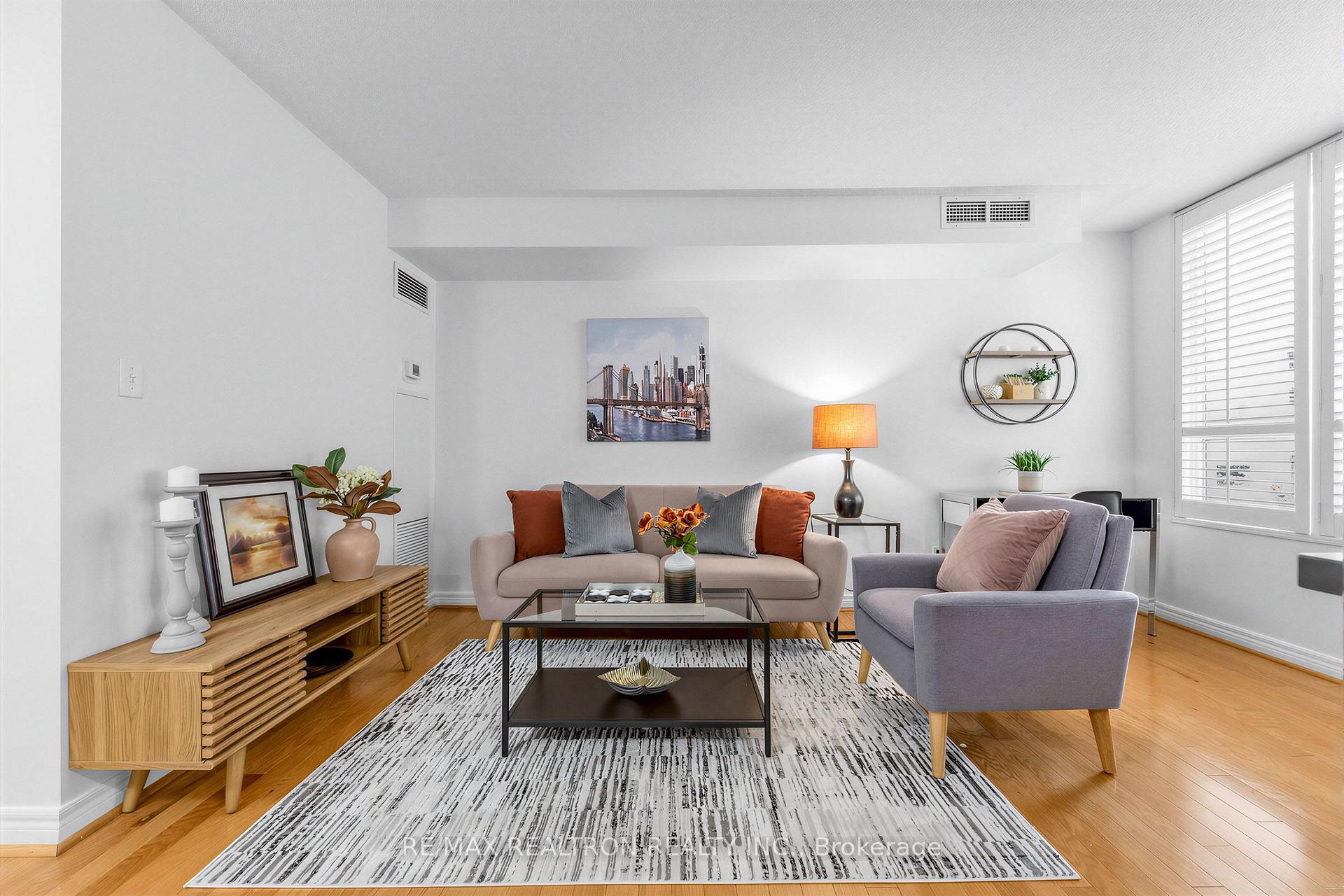 Photo 5 of Unit 510, 43 Eglinton Avenue E, Toronto, Mount Pleasant West — HOMEH