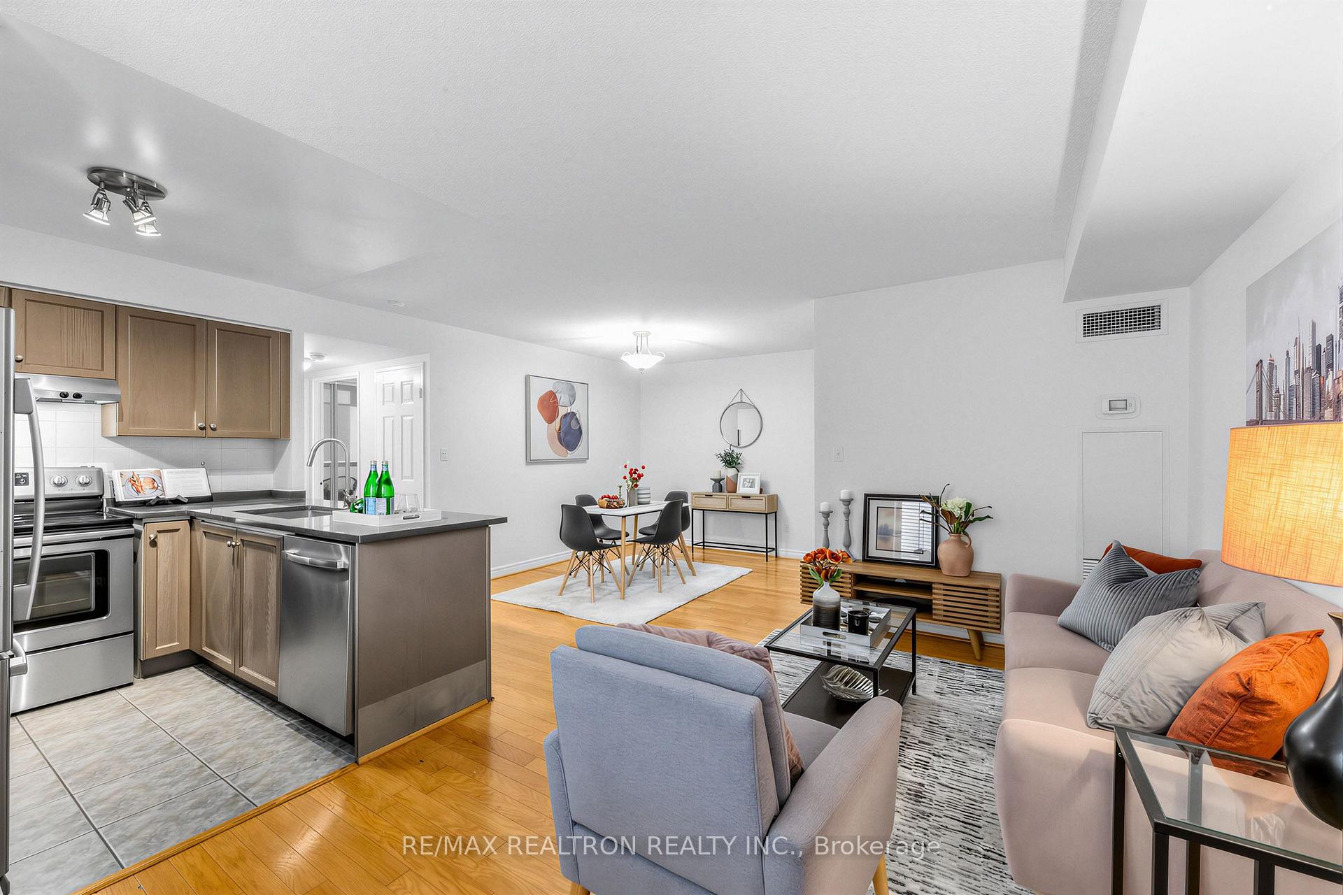 Photo 8 of Unit 510, 43 Eglinton Avenue E, Toronto, Mount Pleasant West — HOMEH