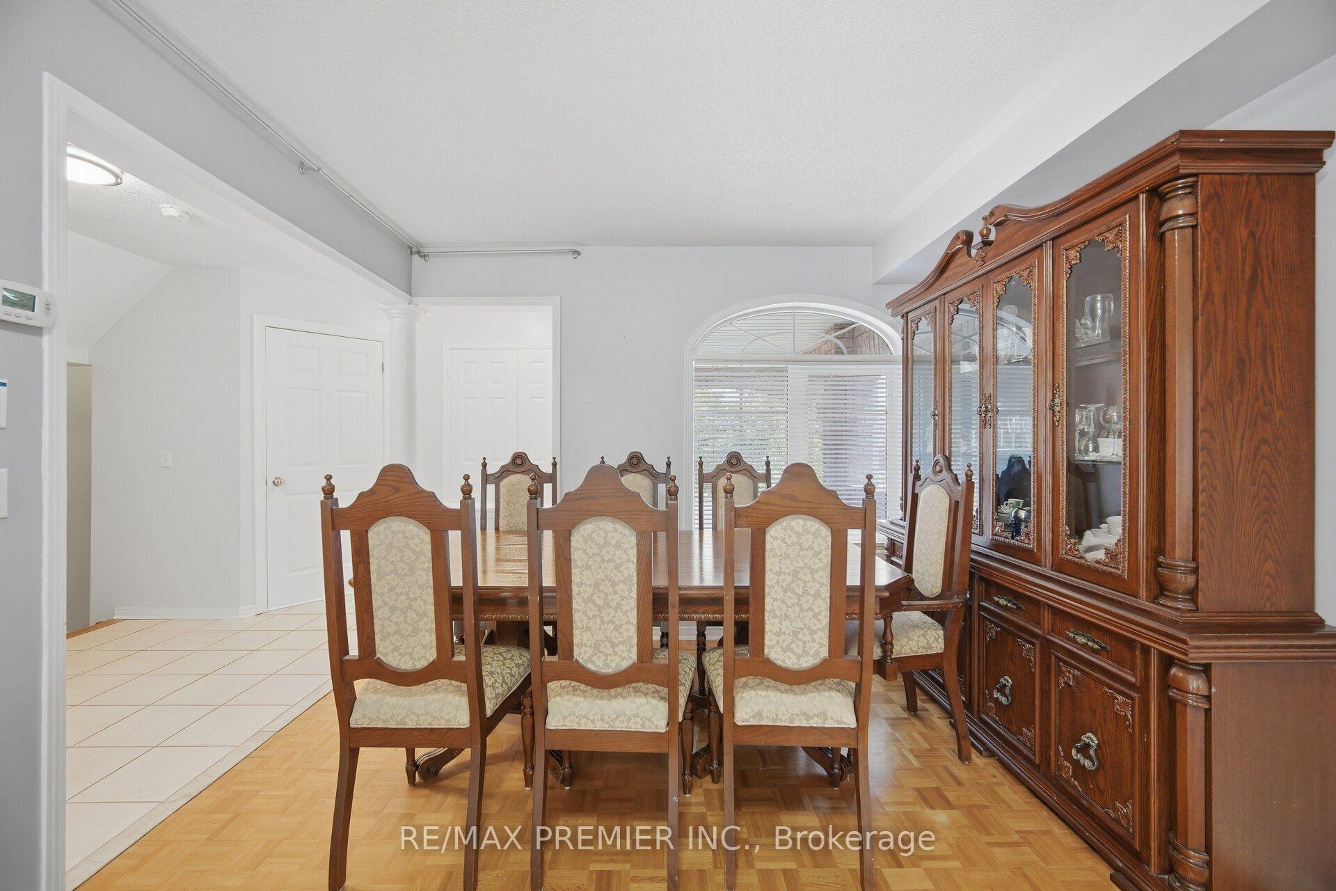 Photo 3 of 14 Crestridge Drive, Caledon, Bolton North — HOMEH