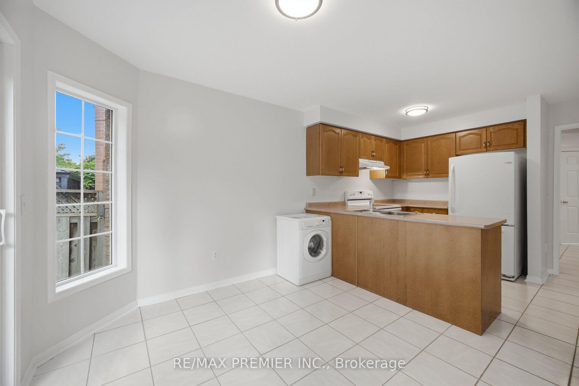 Photo 10 of 14 Crestridge Drive, Caledon, Bolton North — HOMEH