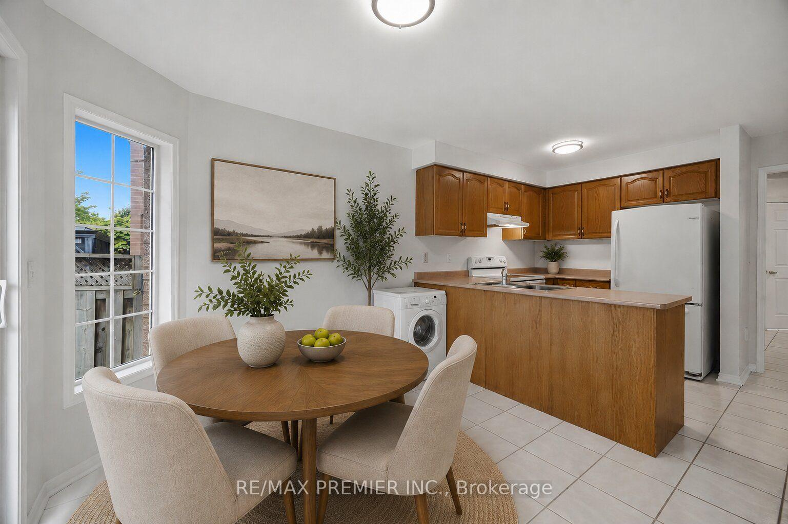 Photo 11 of 14 Crestridge Drive, Caledon, Bolton North — HOMEH