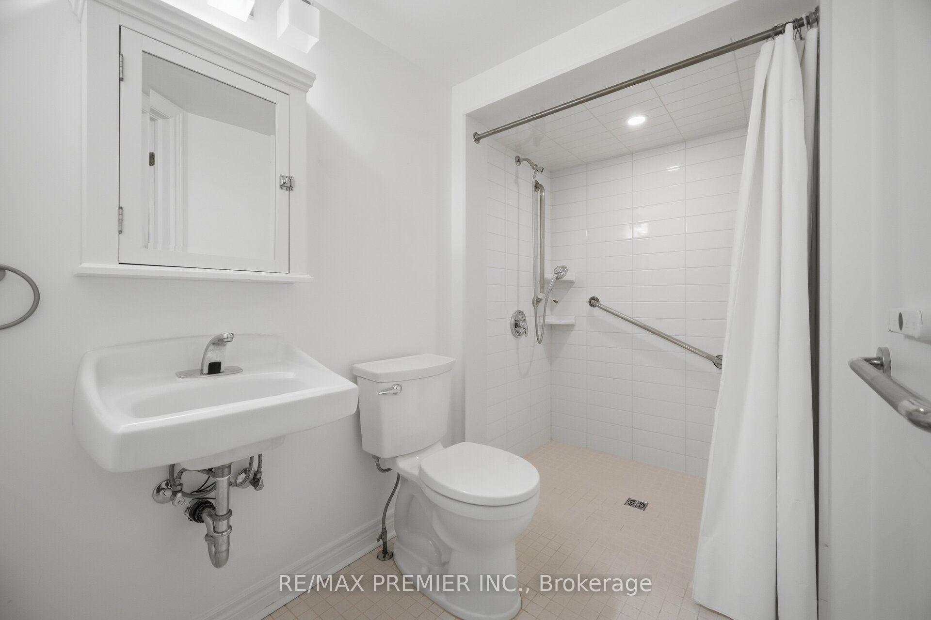 Photo 12 of 14 Crestridge Drive, Caledon, Bolton North — HOMEH