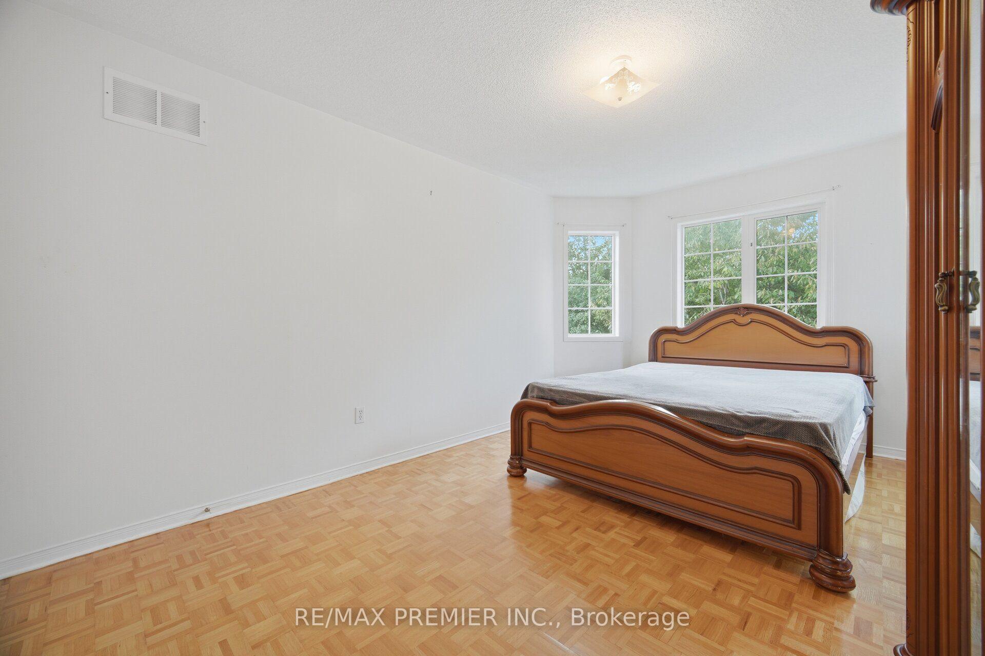 Photo 16 of 14 Crestridge Drive, Caledon, Bolton North — HOMEH