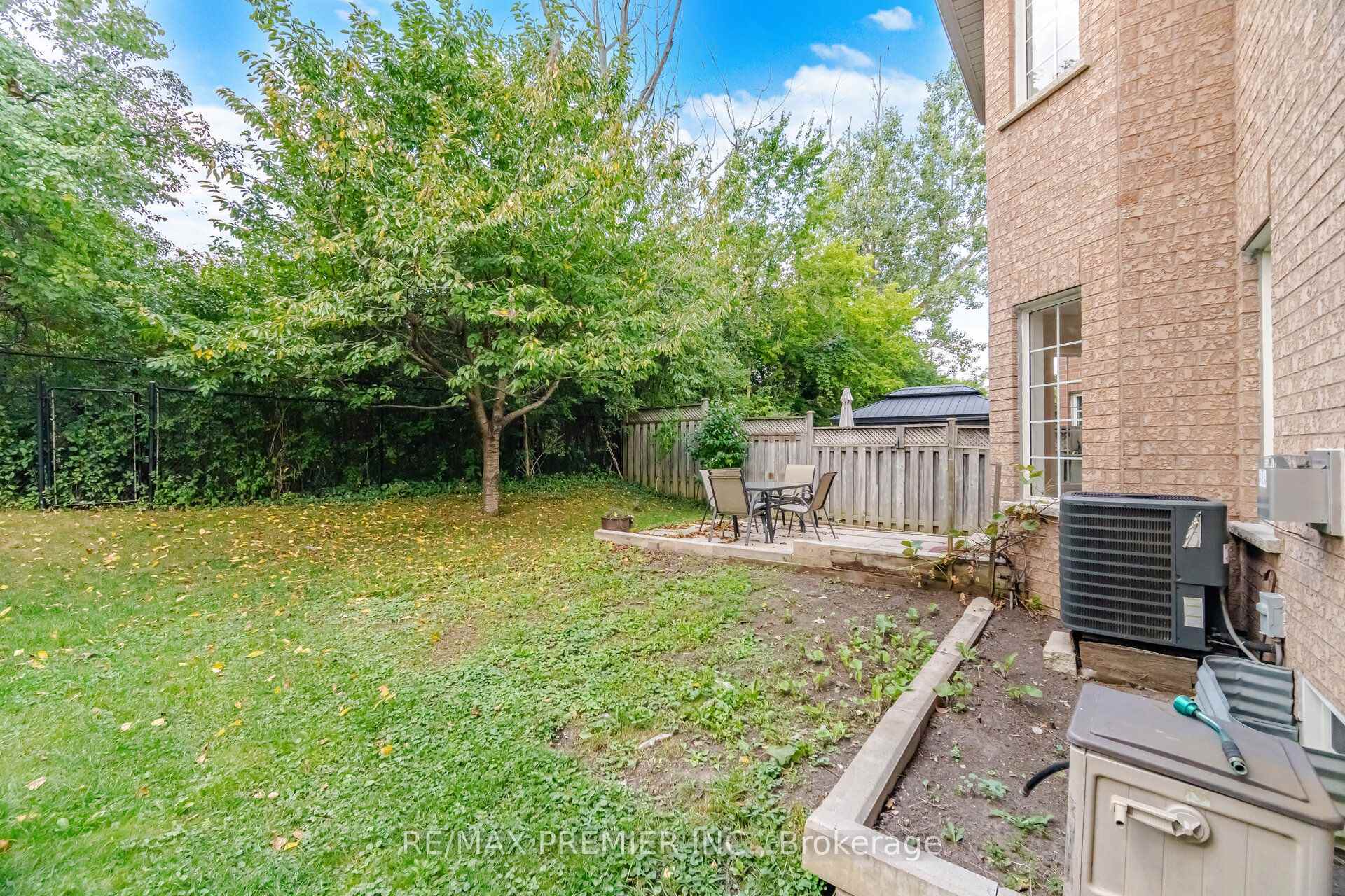 Photo 34 of 14 Crestridge Drive, Caledon, Bolton North — HOMEH