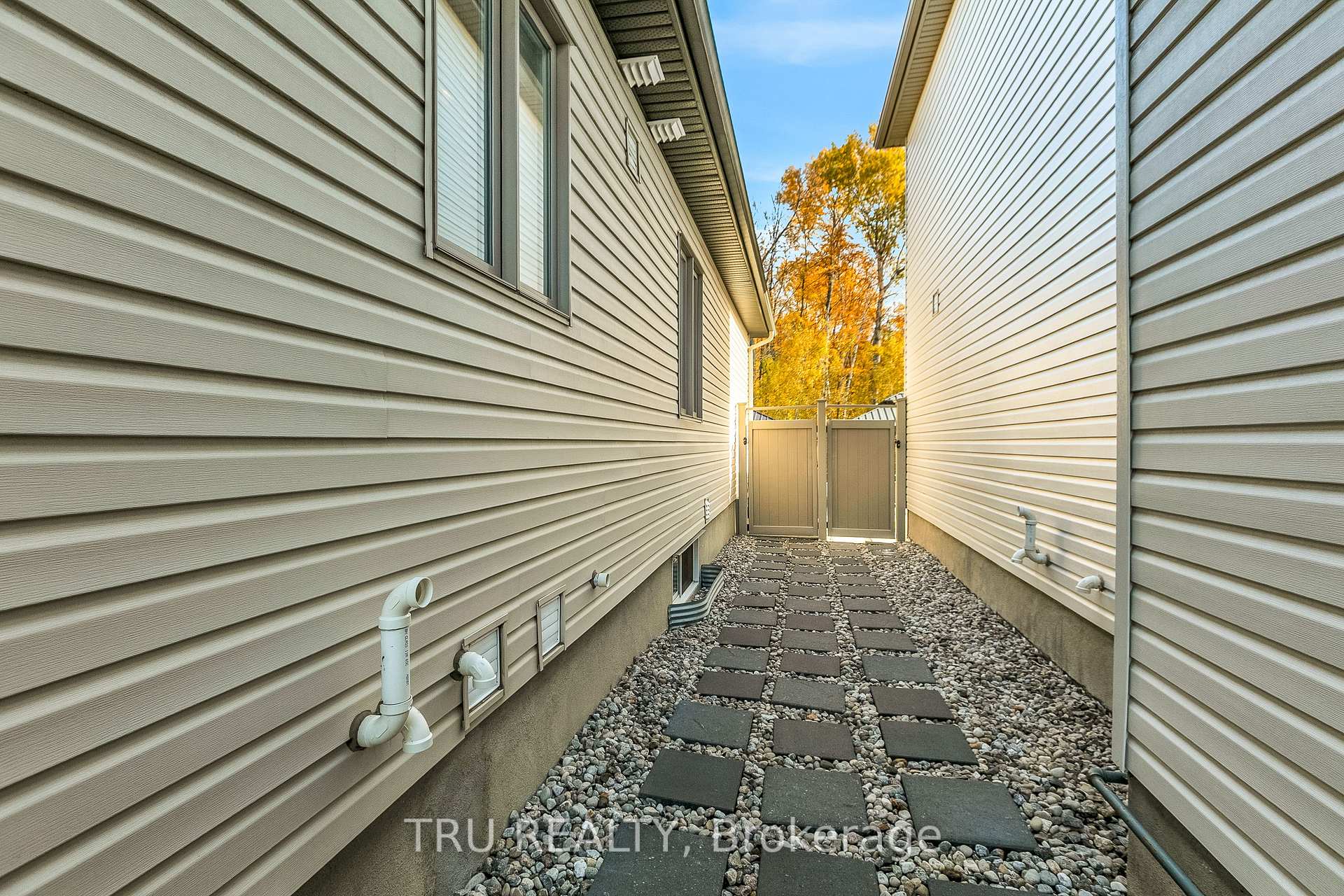 Photo 30 of 6362 Renaud Road, Ottawa, Mer Bleue/Bradley Estates/Anderson Park — HOMEH