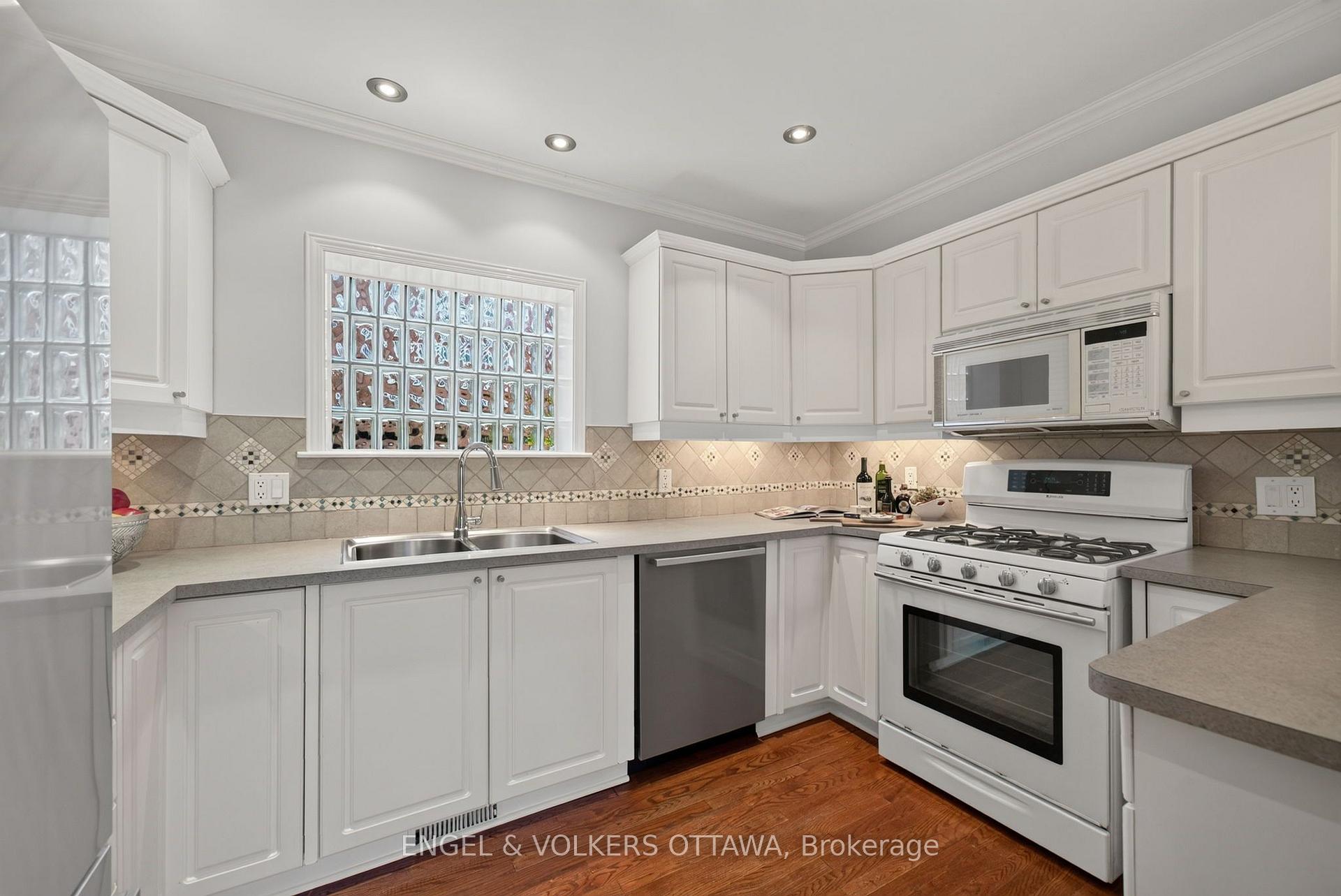 Photo 16 of irr Robert Street, Ottawa, Ottawa Centre/Golden Triangle — HOMEH