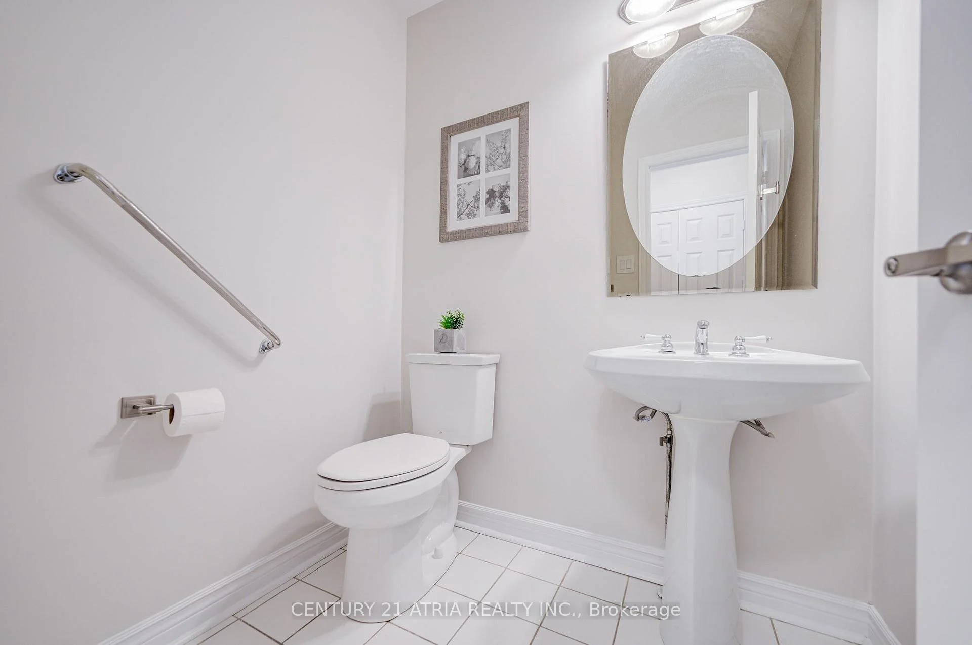 Photo 5 of 35 Millstone Court, Markham, Unionville — HOMEH