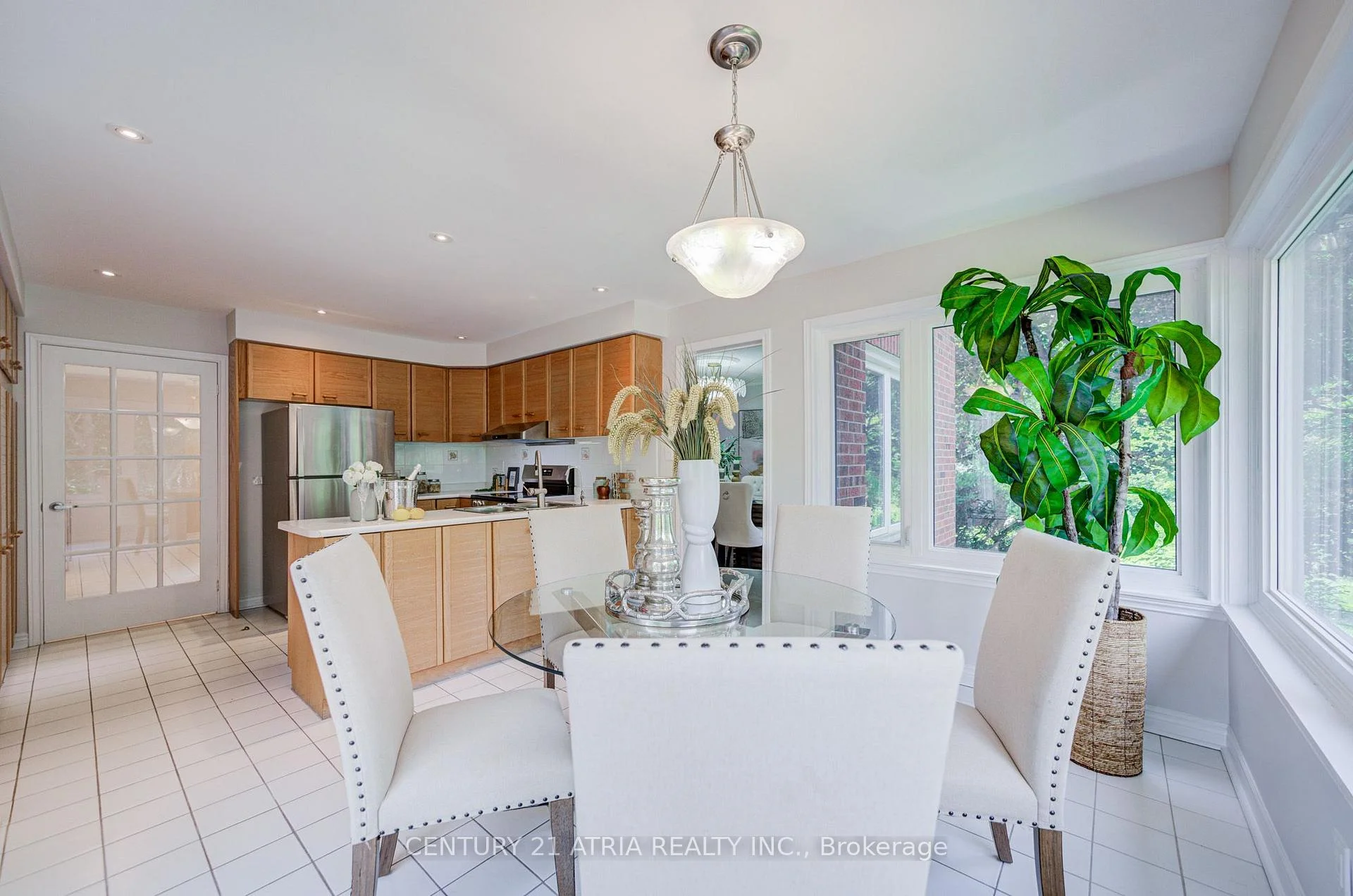 Photo 12 of 35 Millstone Court, Markham, Unionville — HOMEH