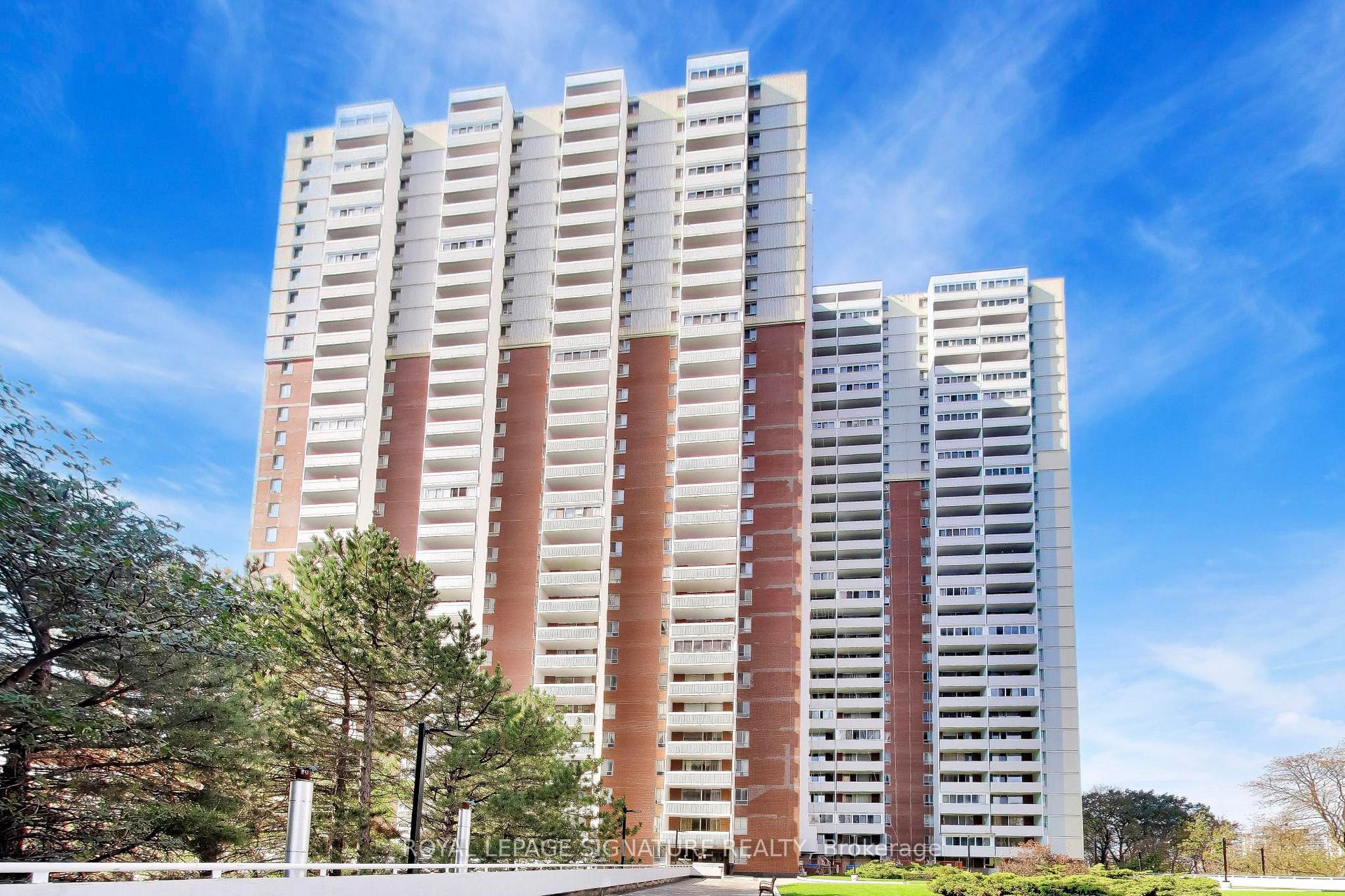 Photo 2 of Unit 408, 1 Massey Square, Toronto, Crescent Town — HOMEH
