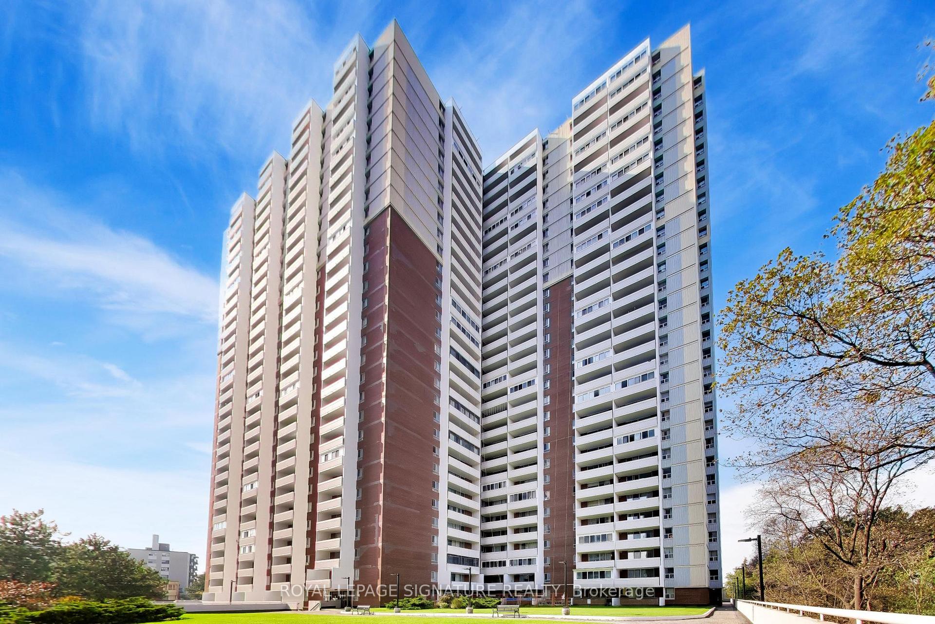 Photo 3 of Unit 408, 1 Massey Square, Toronto, Crescent Town — HOMEH
