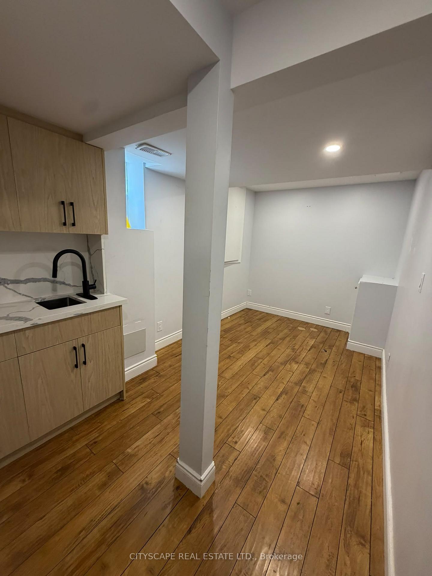 Photo 3 of Unit 1, 33 Andretti Crescent, Brampton, Credit Valley — HOMEH