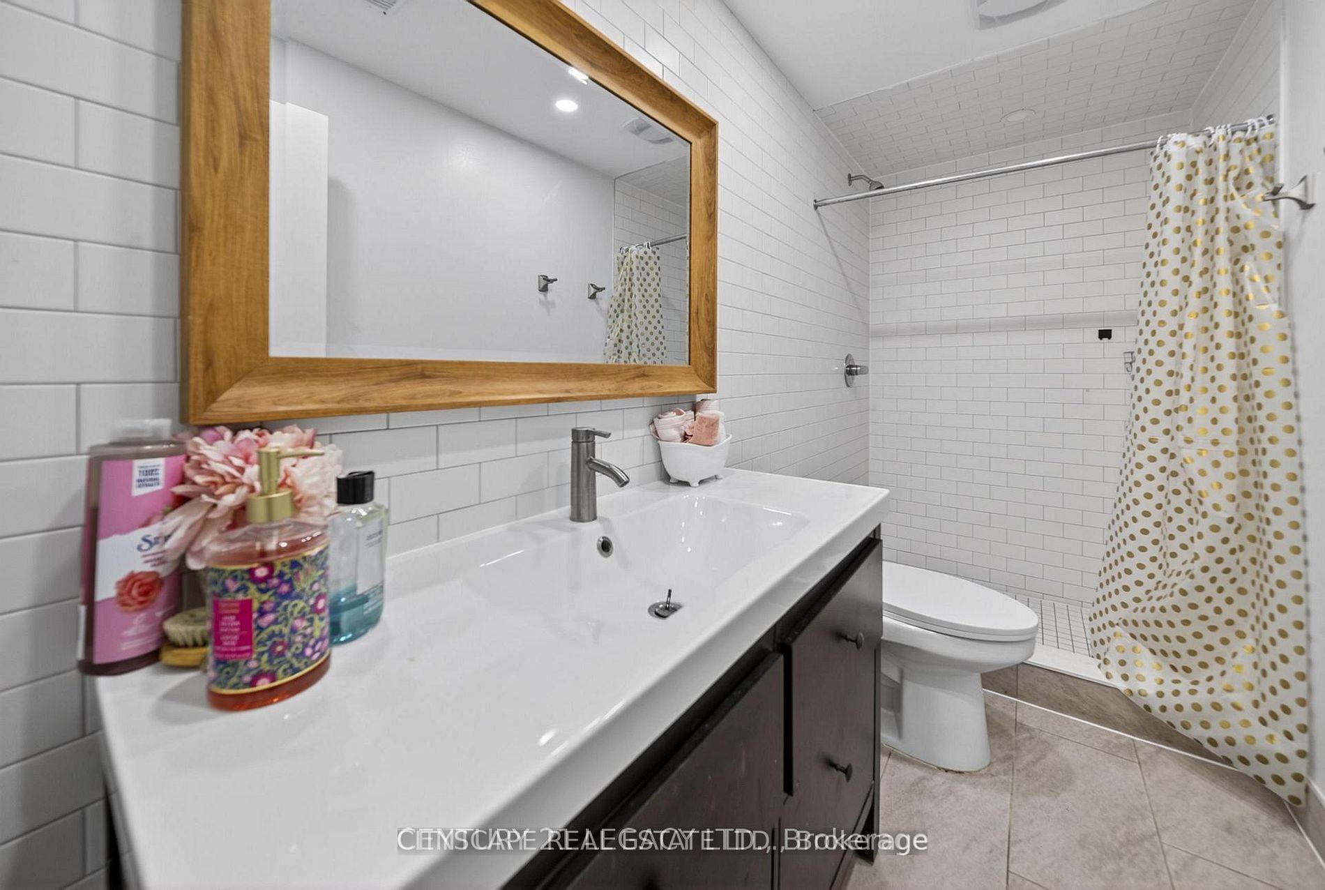 Photo 5 of Unit 1, 33 Andretti Crescent, Brampton, Credit Valley — HOMEH
