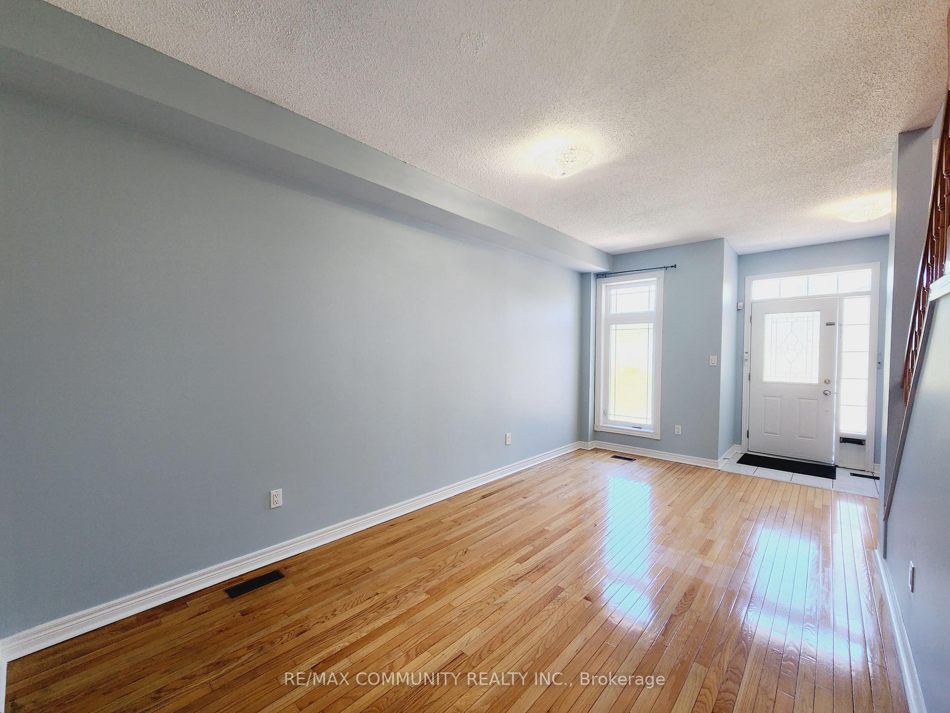 Photo 8 of Unit Main, 61 Chartway Boulevard, Scarborough, Highland Creek — HOMEH