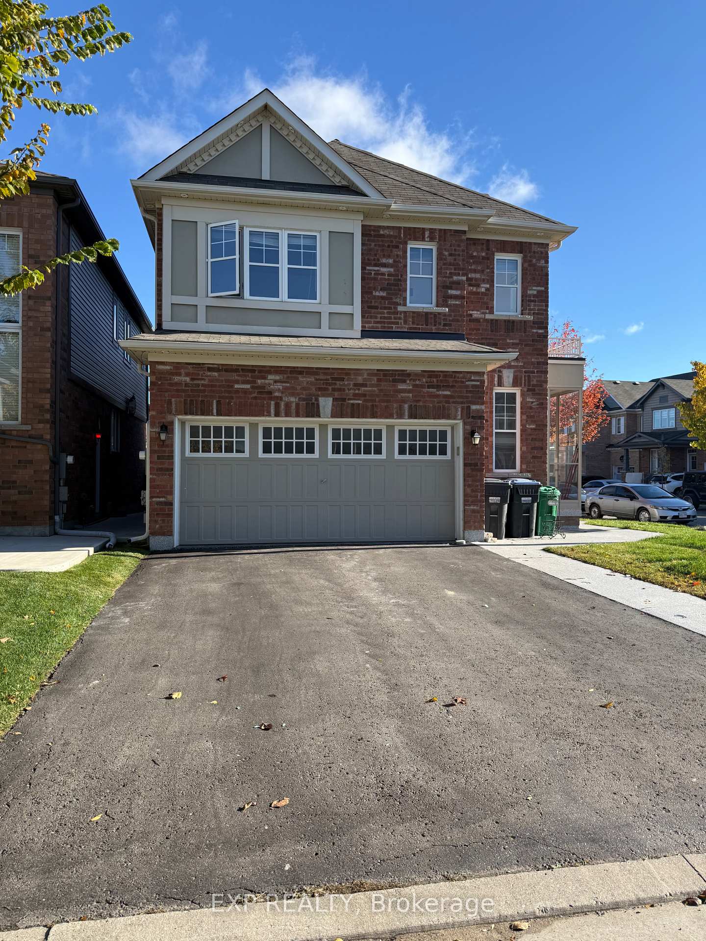Photo 2 of 8 Redfern Street, Brampton, Northwest Brampton — HOMEH