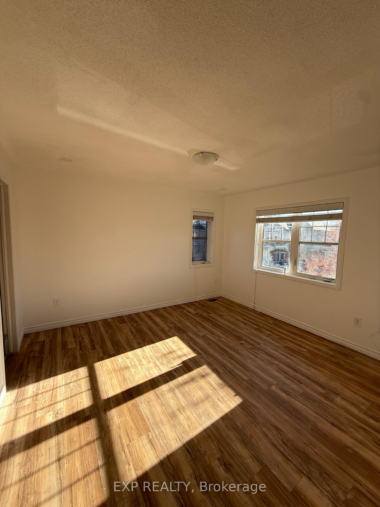 Photo 11 of 8 Redfern Street, Brampton, Northwest Brampton — HOMEH