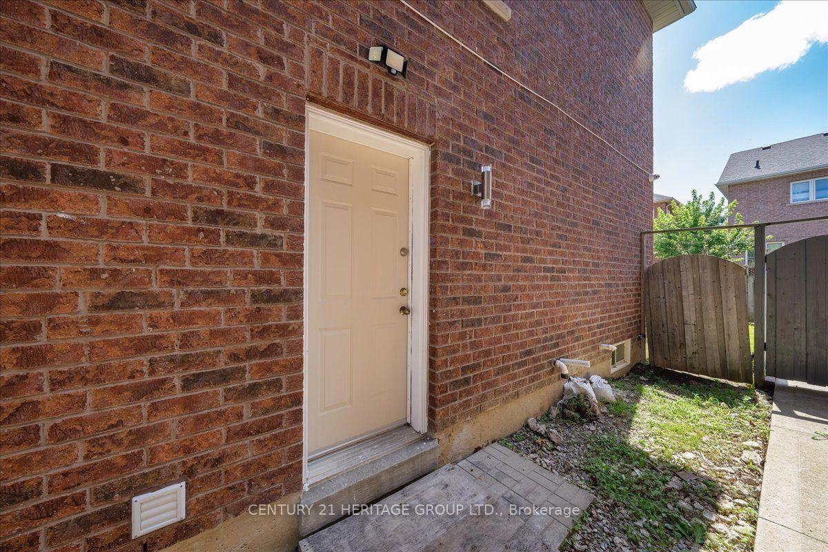 Photo 14 of Unit Bsmt, 19 Reynolds Avenue, Brampton, Brampton East — HOMEH