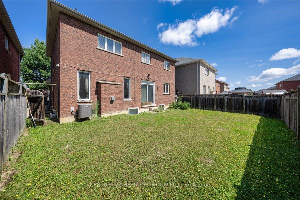 Photo 15 of Unit Bsmt, 19 Reynolds Avenue, Brampton, Brampton East — HOMEH