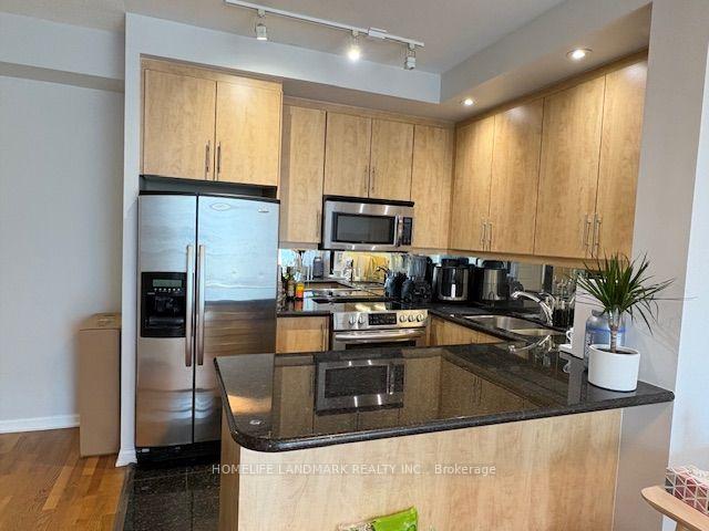 Photo 2 of Unit 1911, 628 Fleet Street, Toronto, Niagara — HOMEH
