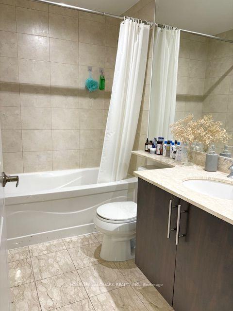 Photo 5 of Unit 1911, 628 Fleet Street, Toronto, Niagara — HOMEH