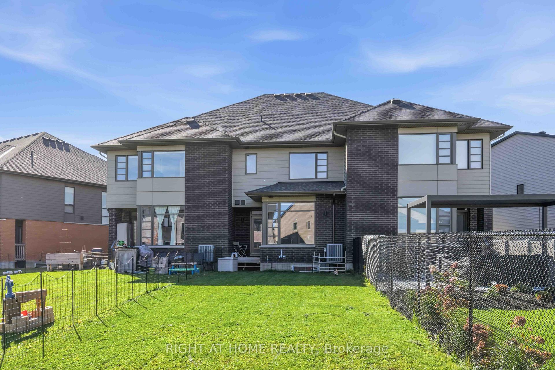 Photo 34 of 359 Big Dipper Street, Ottawa, Riverside South/Gloucester Glen — HOMEH
