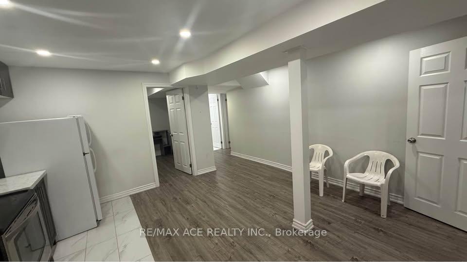 Photo 7 of Unit Basement, 54 Bethany Street, Markham, Cedarwood — HOMEH