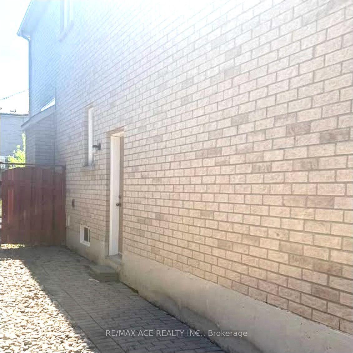 Photo 13 of Unit Basement, 54 Bethany Street, Markham, Cedarwood — HOMEH