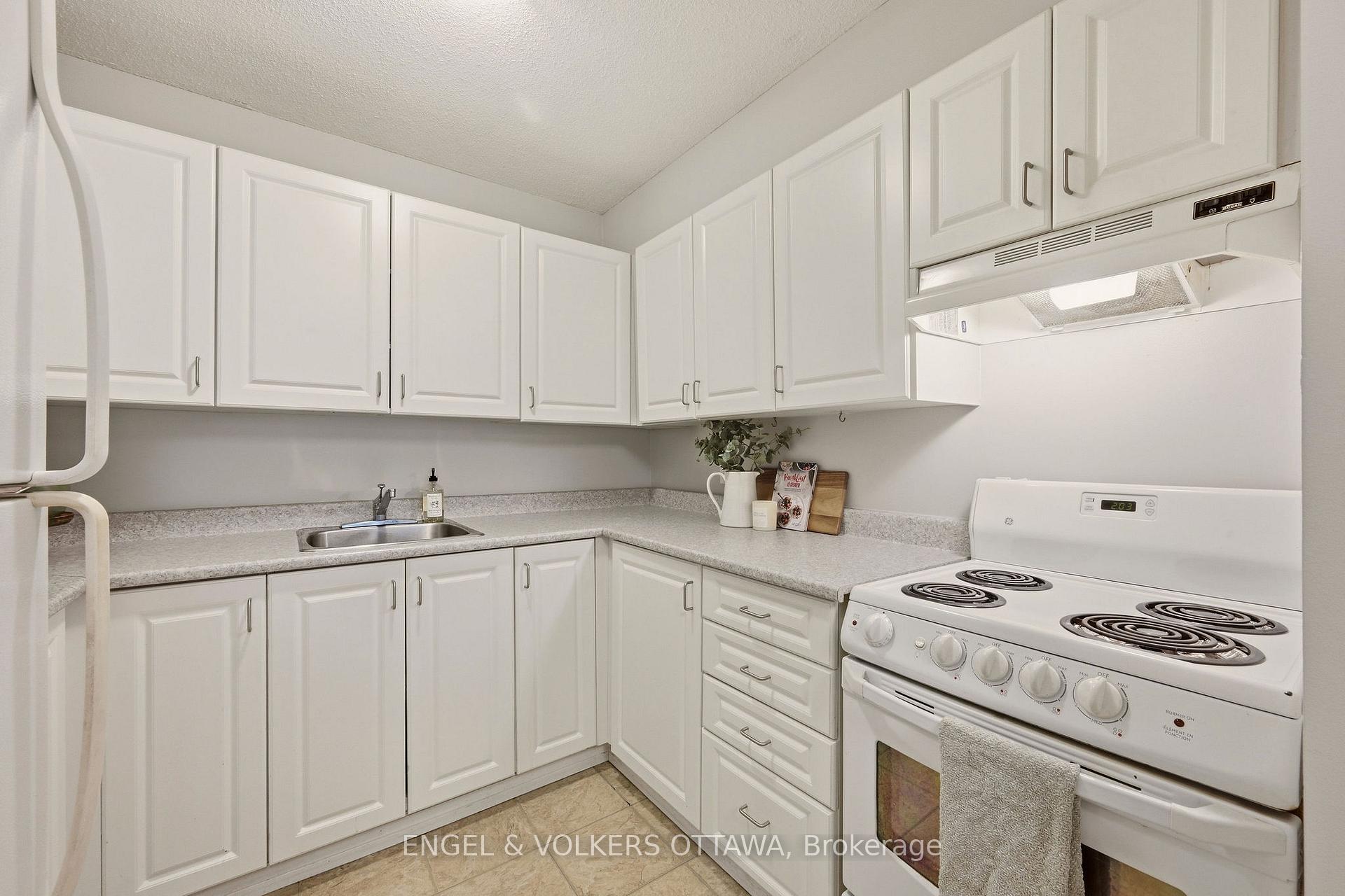 Photo 17 of Unit 606, 475 Laurier Avenue W, Ottawa, Ottawa Centre — HOMEH