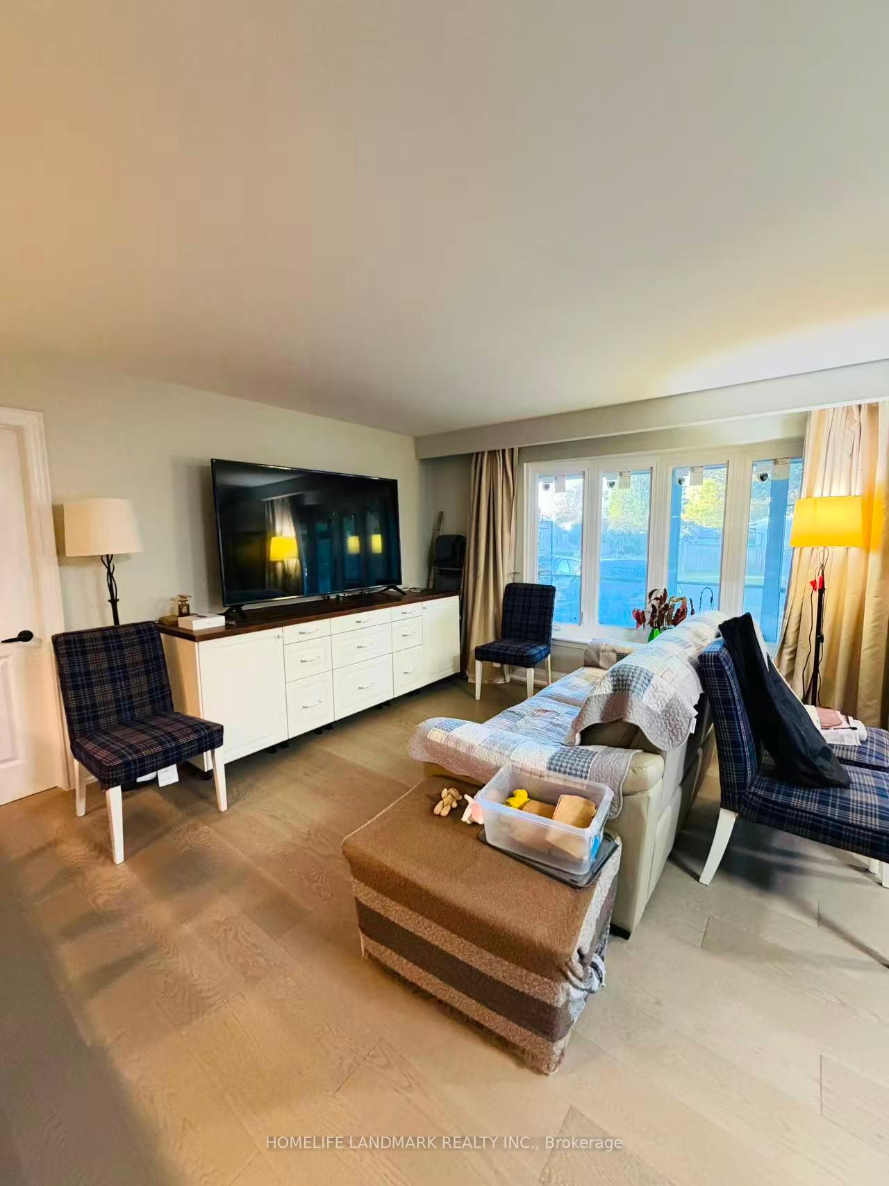 Photo 4 of Unit Upper, 170 Kirk Drive, Markham, Royal Orchard — HOMEH