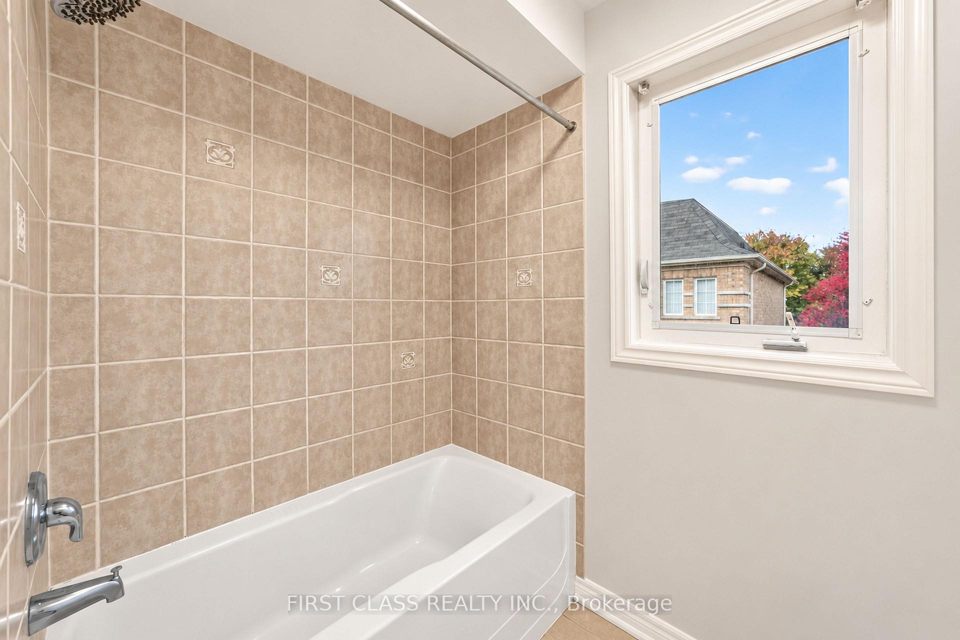 Photo 21 of 4 Hawkweed Manor, Markham, Box Grove — HOMEH
