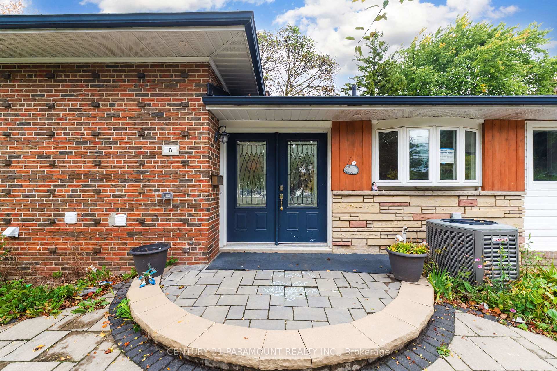 Photo 4 of 8 Waterfield Drive, Scarborough, Bendale — HOMEH