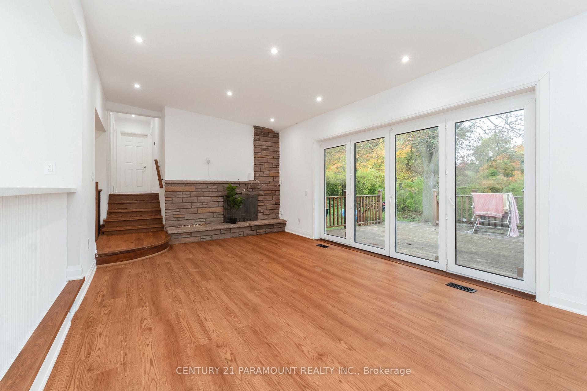 Photo 9 of 8 Waterfield Drive, Scarborough, Bendale — HOMEH