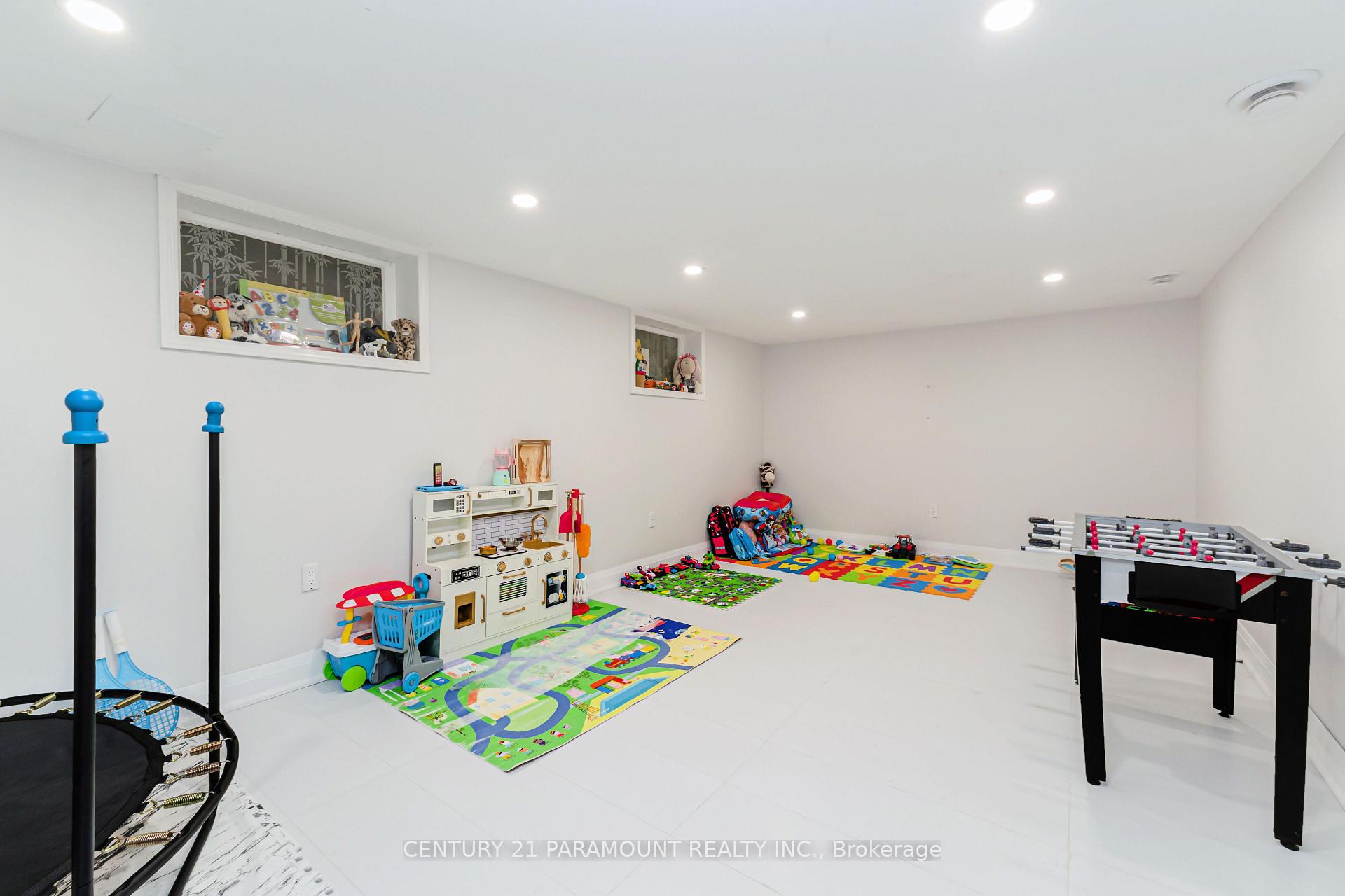 Photo 37 of 8 Waterfield Drive, Scarborough, Bendale — HOMEH