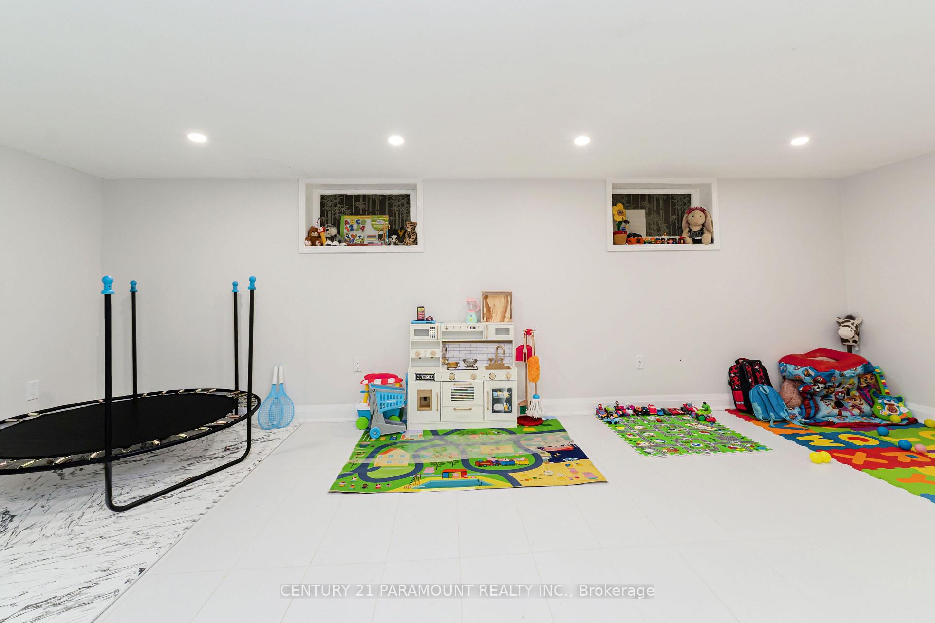 Photo 38 of 8 Waterfield Drive, Scarborough, Bendale — HOMEH