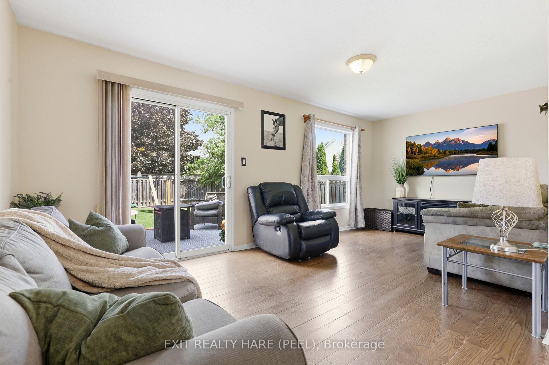 Photo 7 of 43 Stoneham Street, New Tecumseth, Alliston — HOMEH