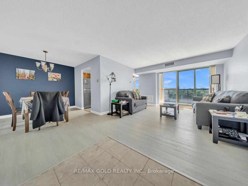Photo 12 of Unit 611, 30 Blue Springs Drive, Waterloo, Colonial Acres — HOMEH