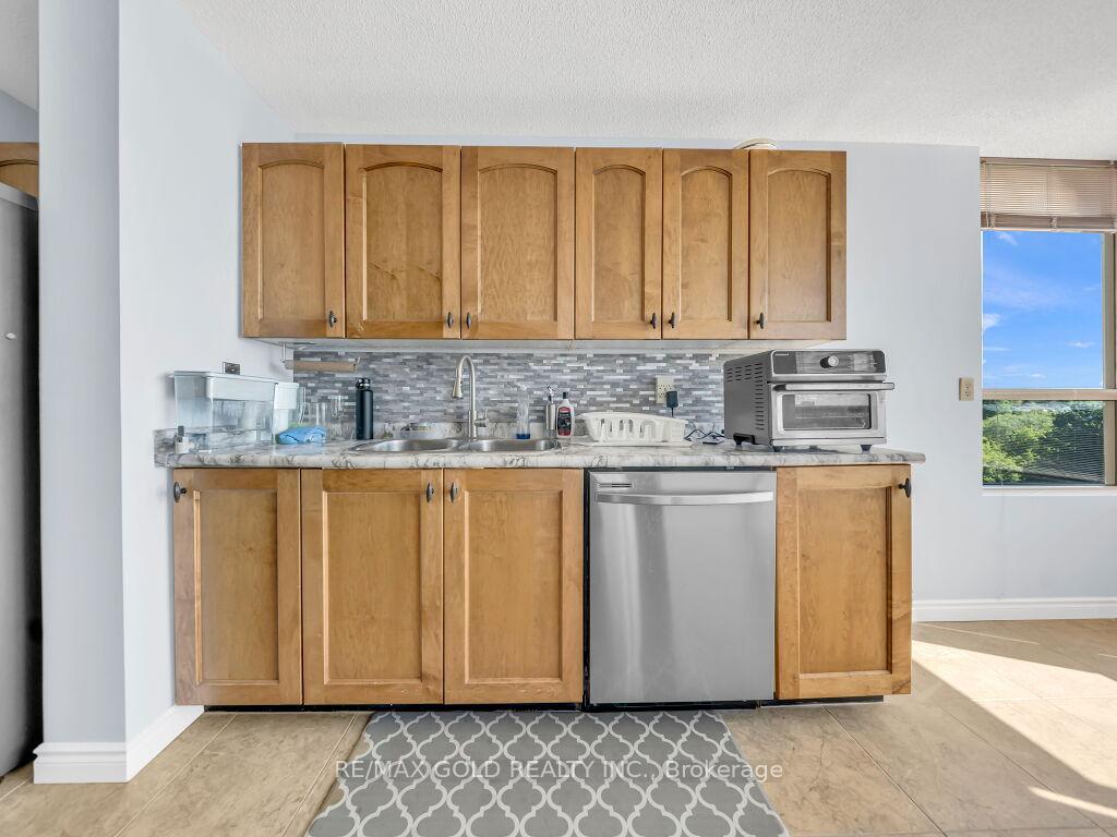 Photo 21 of Unit 611, 30 Blue Springs Drive, Waterloo, Colonial Acres — HOMEH