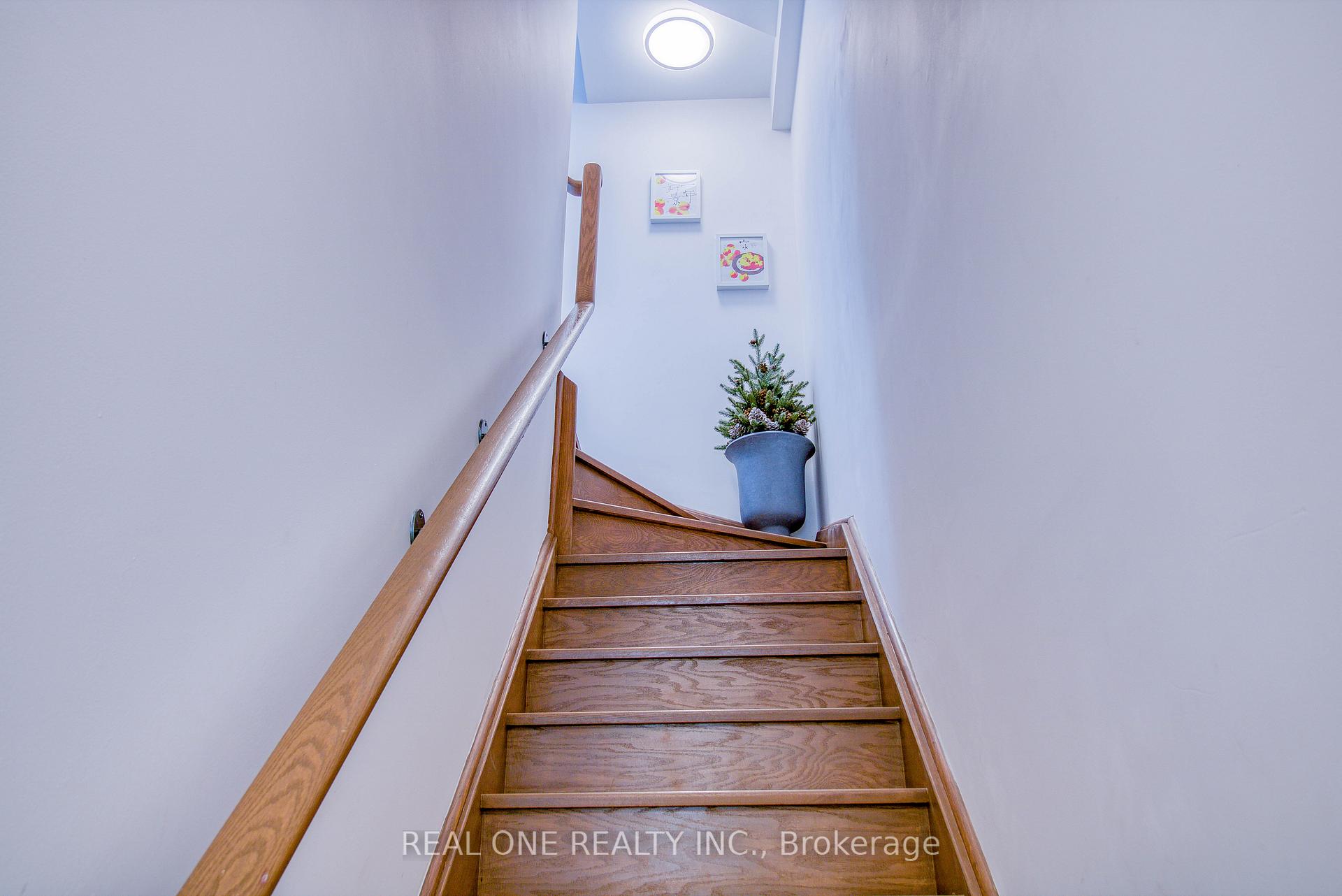 Photo 6 of Unit 63, 27 Eldora Avenue, North York, Newtonbrook West — HOMEH