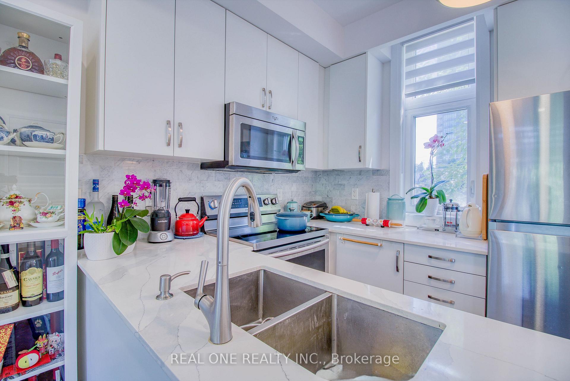 Photo 8 of Unit 63, 27 Eldora Avenue, North York, Newtonbrook West — HOMEH