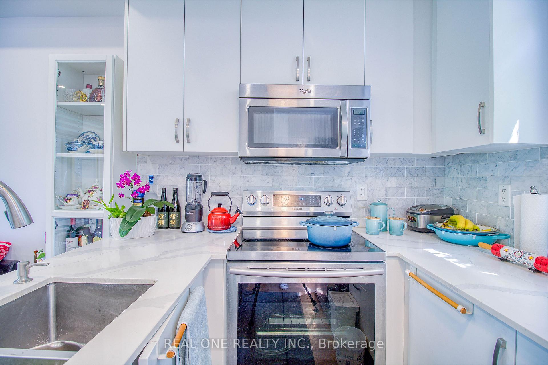 Photo 9 of Unit 63, 27 Eldora Avenue, North York, Newtonbrook West — HOMEH