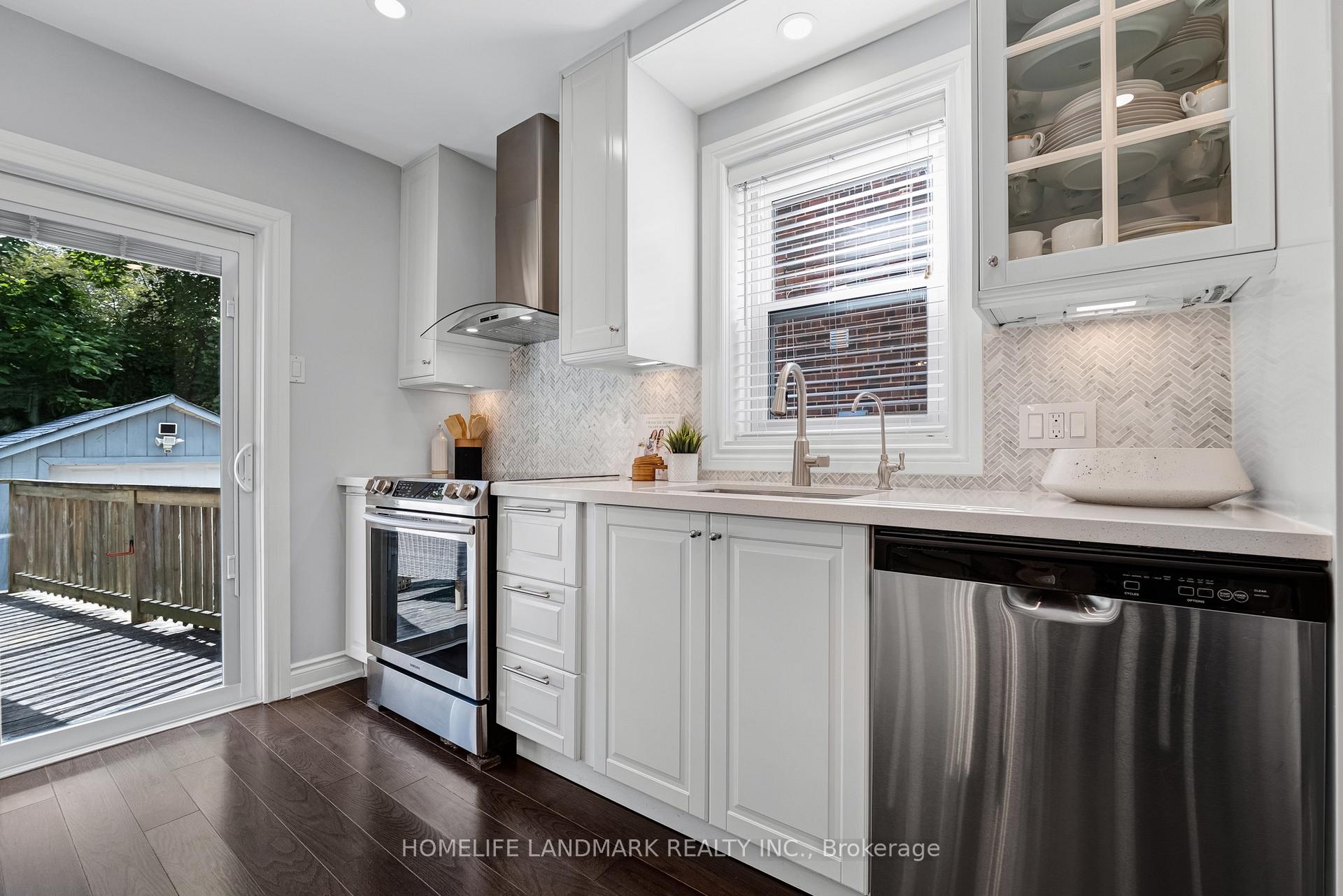 Photo 16 of 39 Brentcliffe Road, Toronto, Leaside — HOMEH