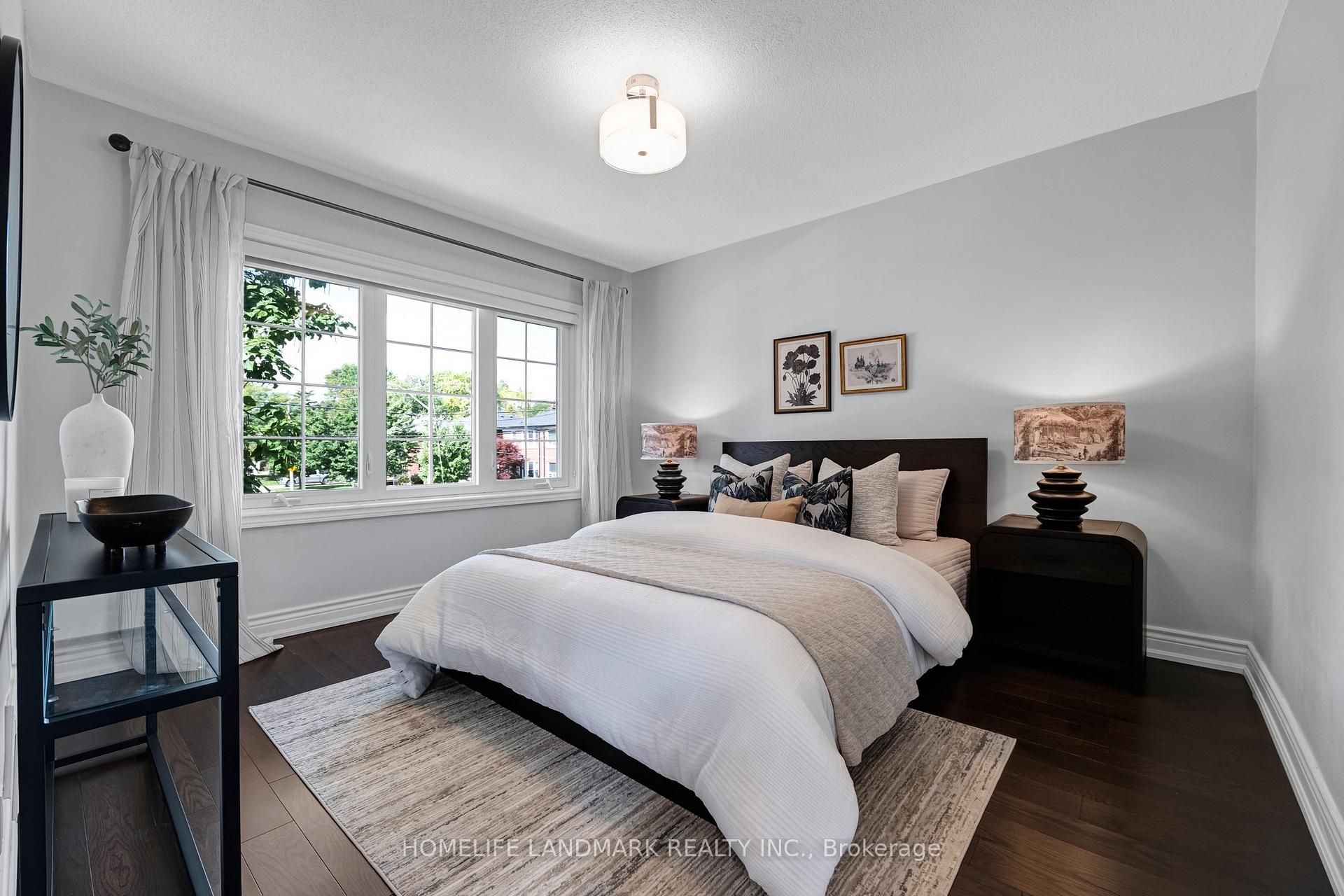 Photo 19 of 39 Brentcliffe Road, Toronto, Leaside — HOMEH
