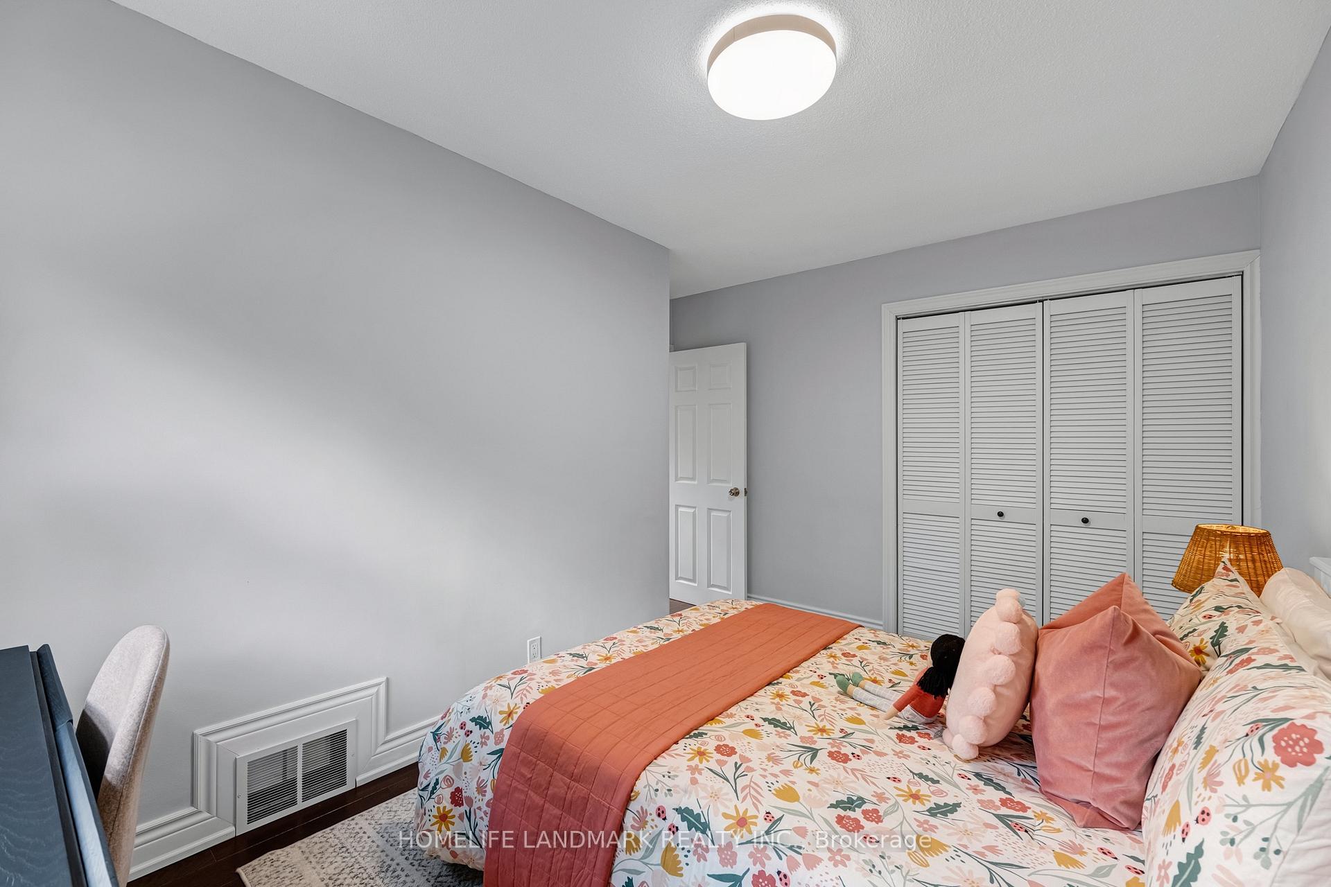 Photo 23 of 39 Brentcliffe Road, Toronto, Leaside — HOMEH