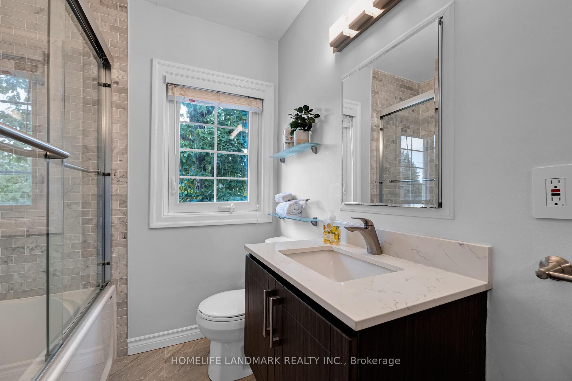 Photo 25 of 39 Brentcliffe Road, Toronto, Leaside — HOMEH