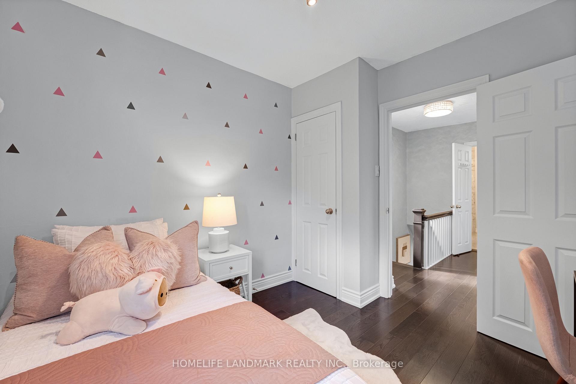 Photo 28 of 39 Brentcliffe Road, Toronto, Leaside — HOMEH