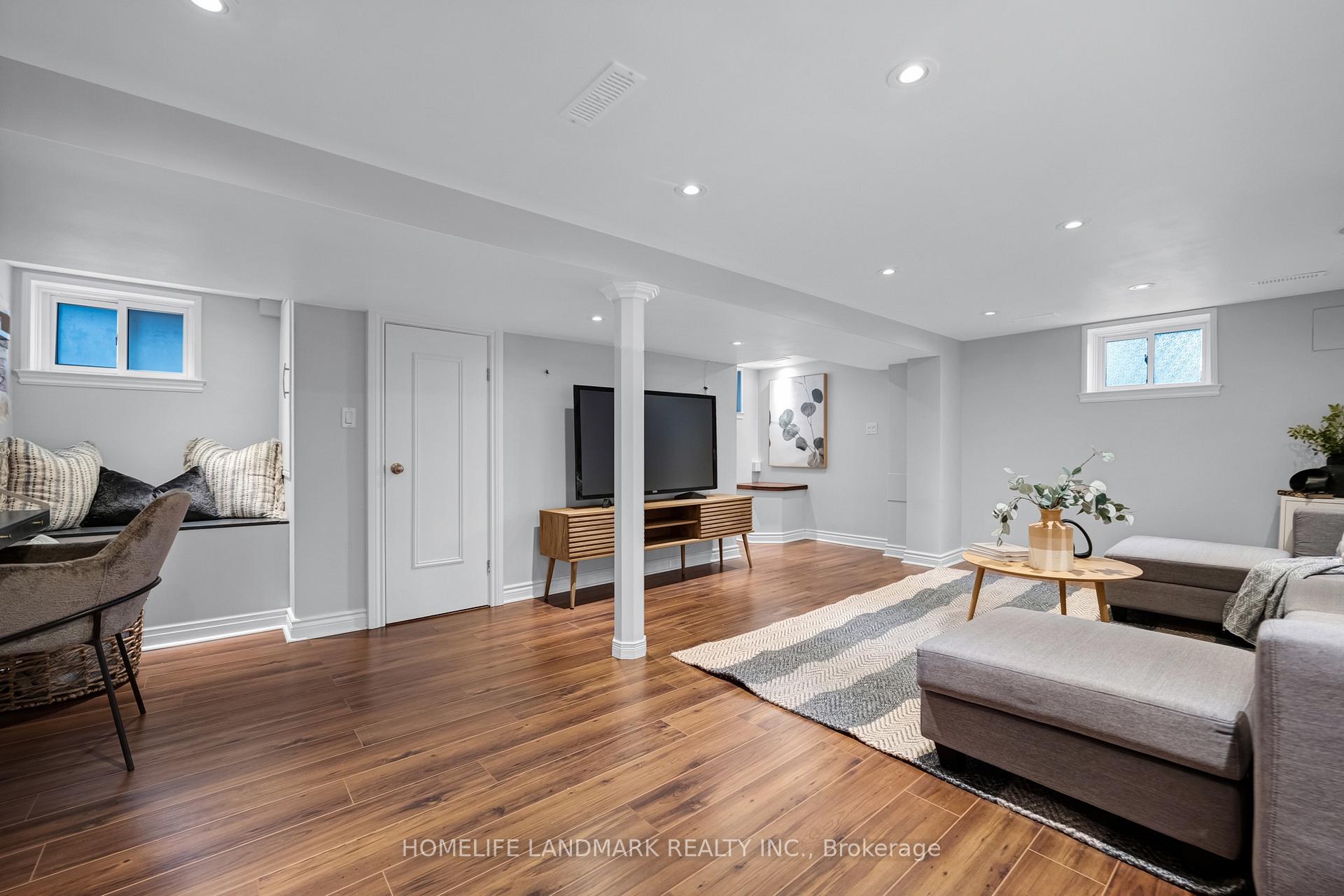 Photo 31 of 39 Brentcliffe Road, Toronto, Leaside — HOMEH