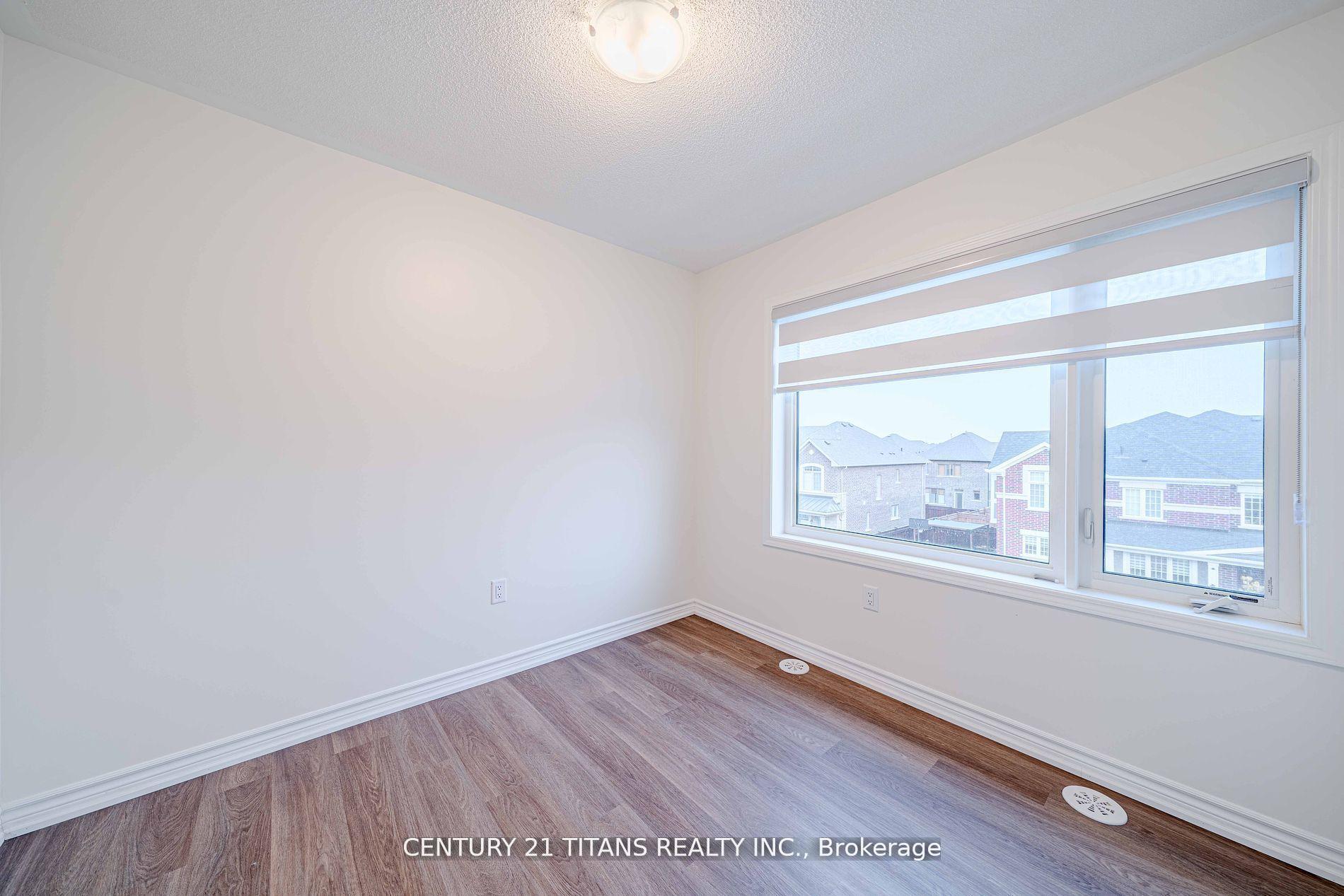 Photo 24 of 3321 Thunderbird Promenade, Pickering, Rural Pickering — HOMEH