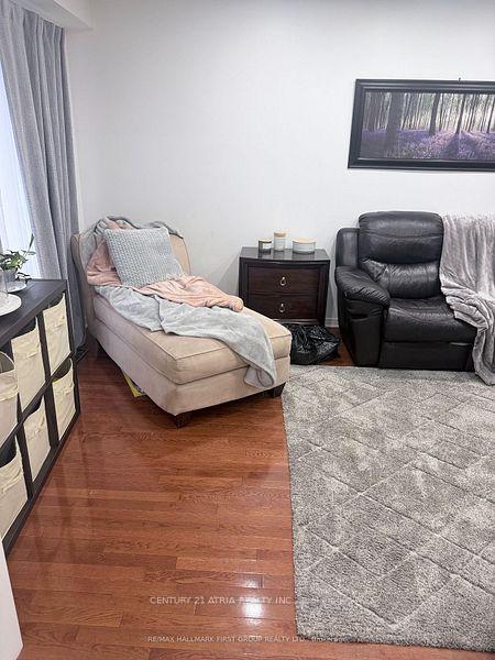 Photo 2 of 82 Hutton Place, Clarington, Bowmanville — HOMEH