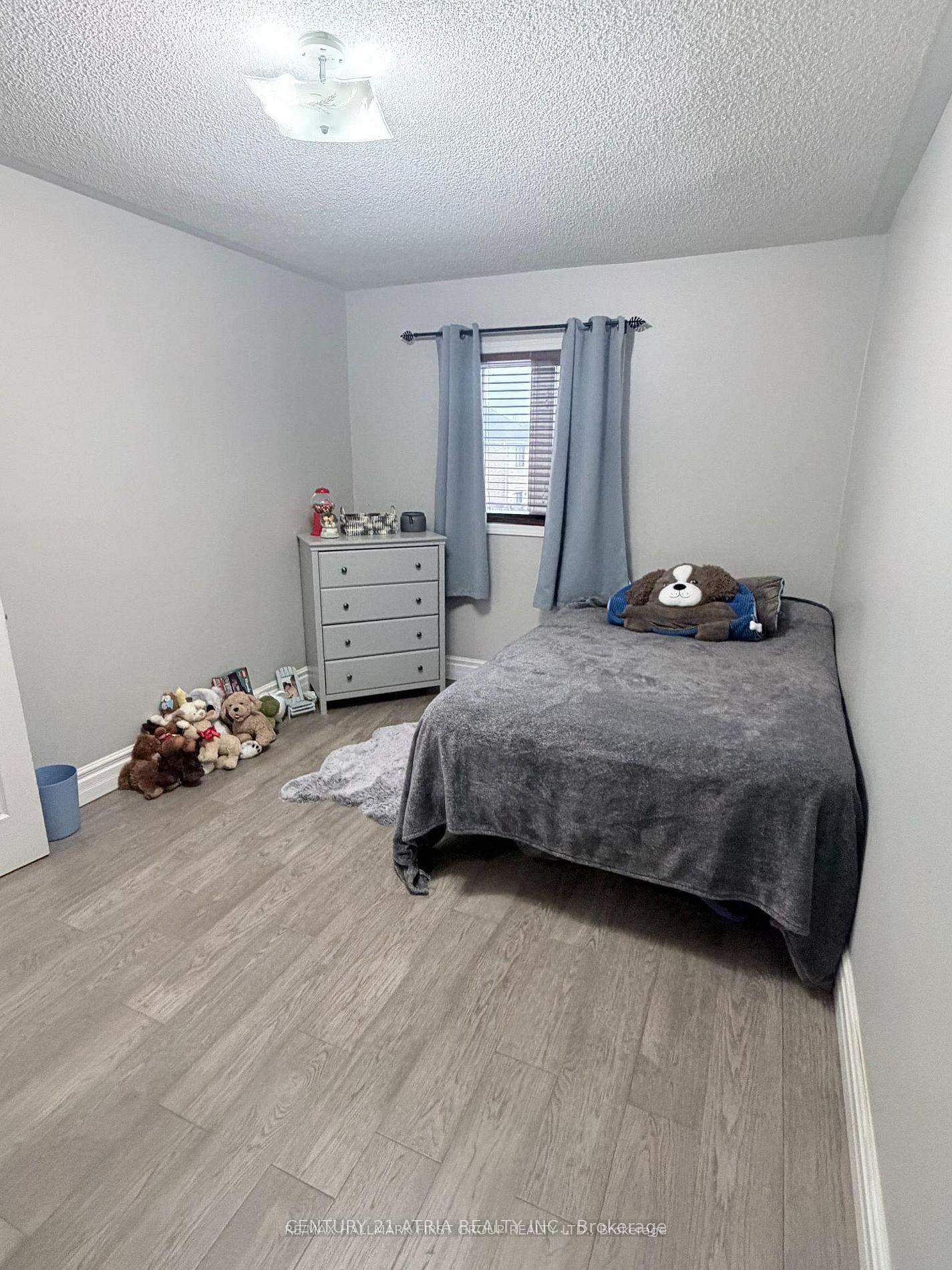 Photo 9 of 82 Hutton Place, Clarington, Bowmanville — HOMEH